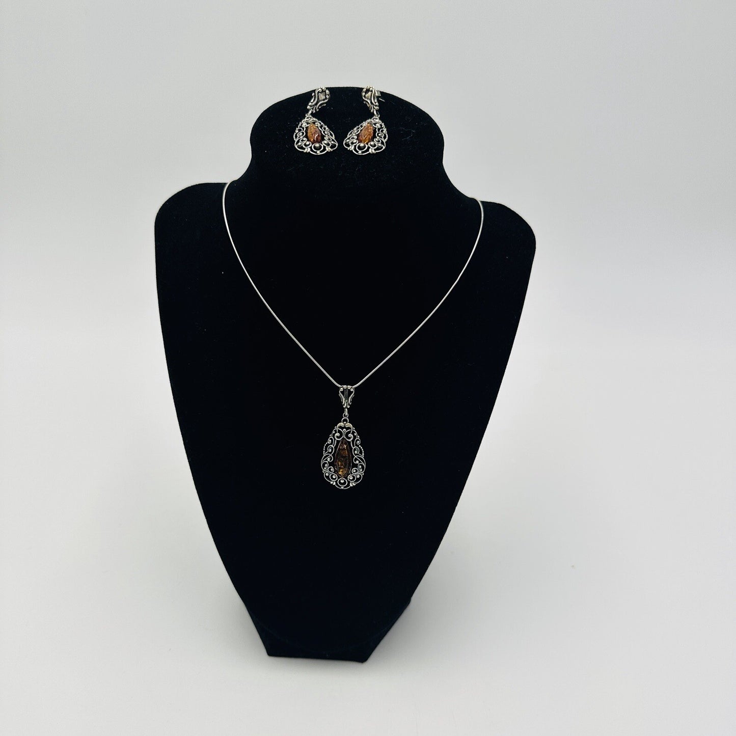 Baltic Women Jewelry Necklace Pendant Earrings Set Amber Sterling Silver Vintage