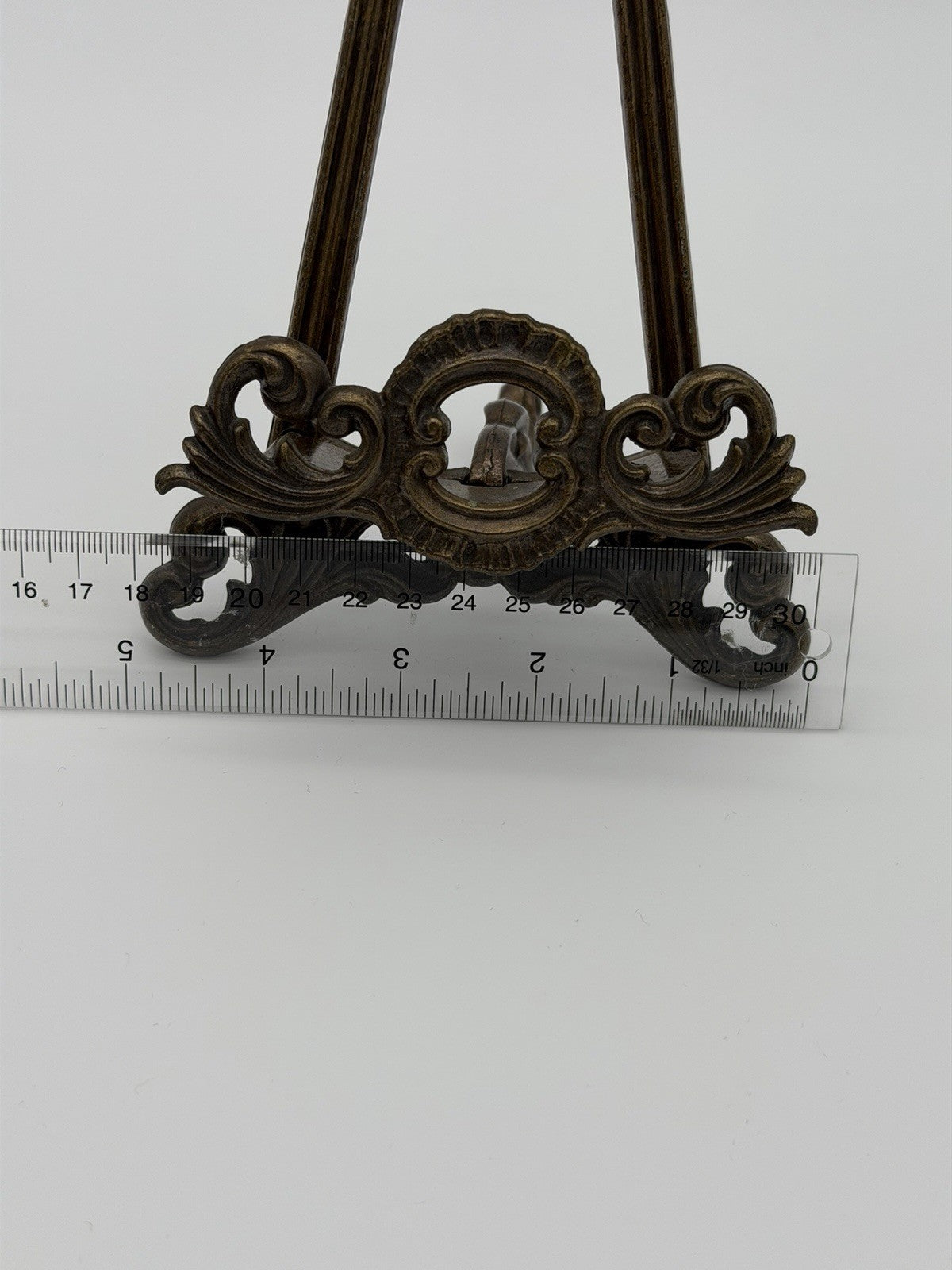 Antique Ornate Bronze 8”Frame Metal Table Top Easel Picture Book Plate Stand