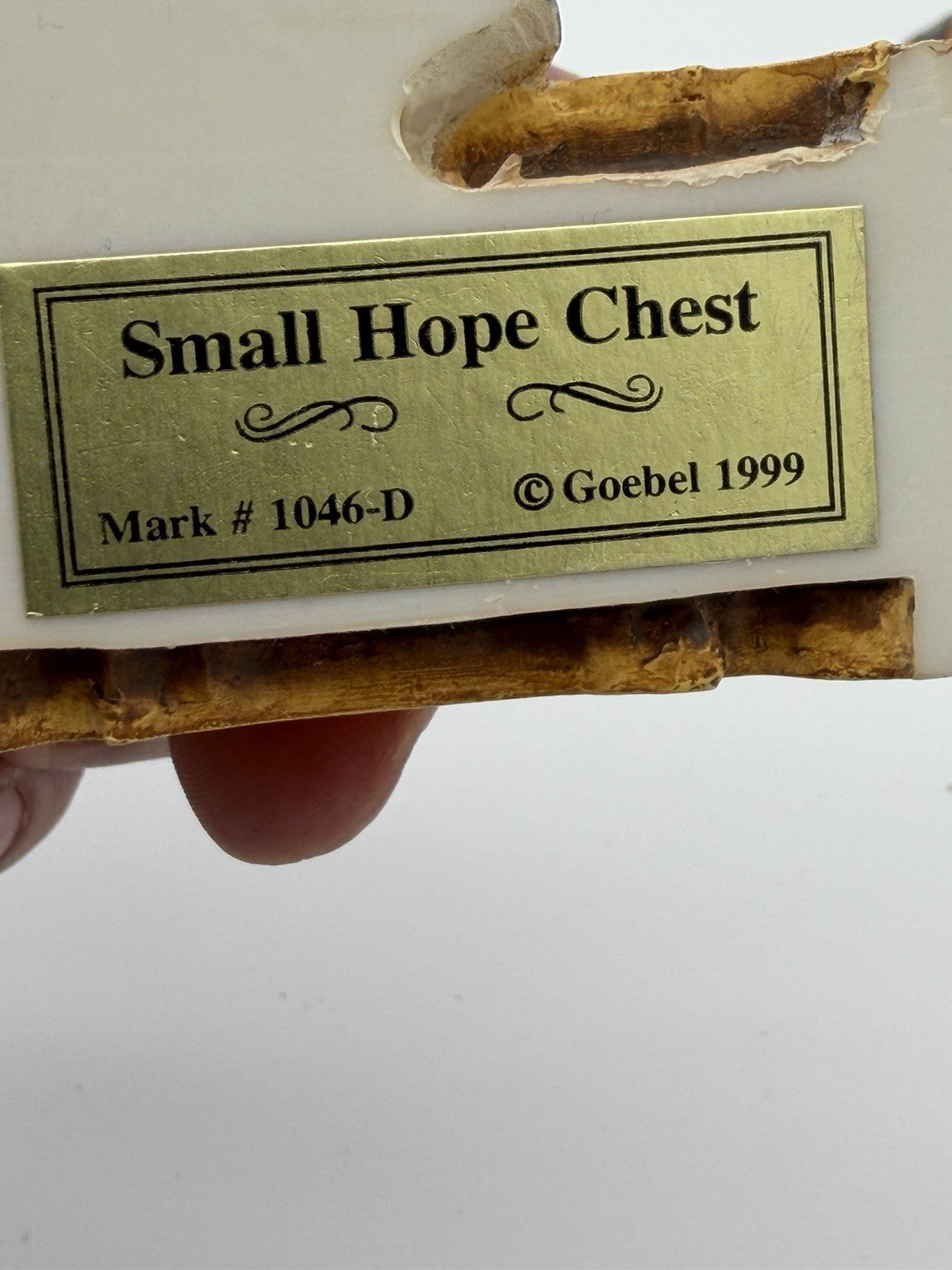 VINTAGE 1999 GOEBEL SMALL HOPE CHEST Plus 2 Hummel Goebel Figurines Set