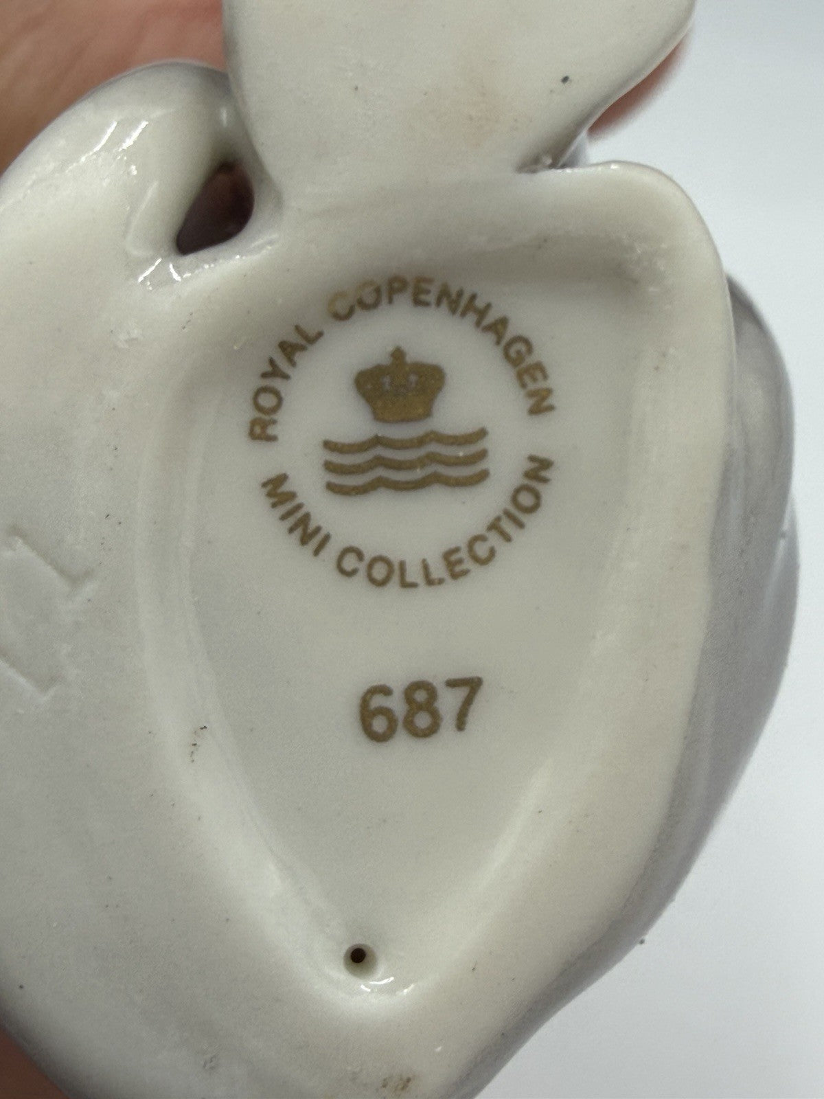 Royal Copenhagen Denmark Porcelain Cat Collection Mini Figurines Wood Shelf