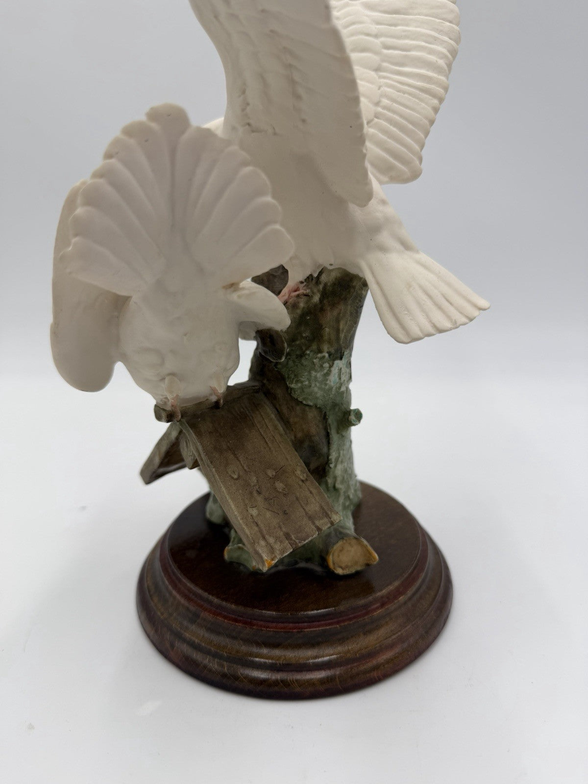 Rare Giuseppe Armani Italy Doves Sculpture 10” Wooden Base Porcelain Figurine