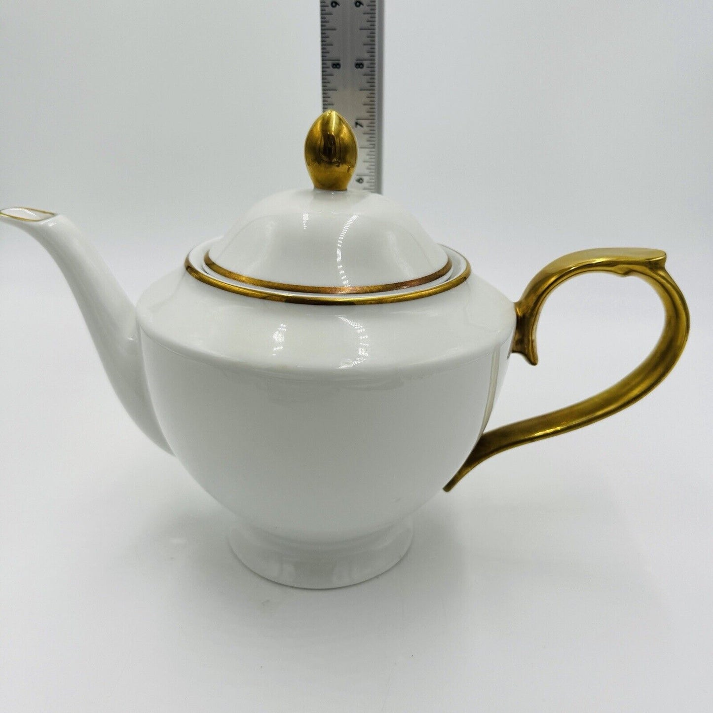 Ralph Lauren Hampton's Tea White Porcelain Teapot Gold Trim Large