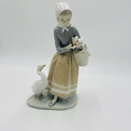 Lladro Shepherdess Girl & Ducks/Geese Basket Porcelain Figurine Spain 9in