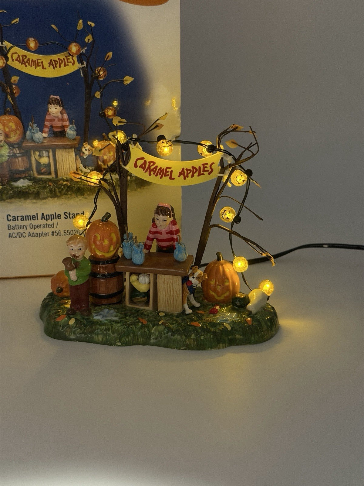 Department 56 Snow Village Caramel Apple Stand Halloween Fall Autumn Lights Up