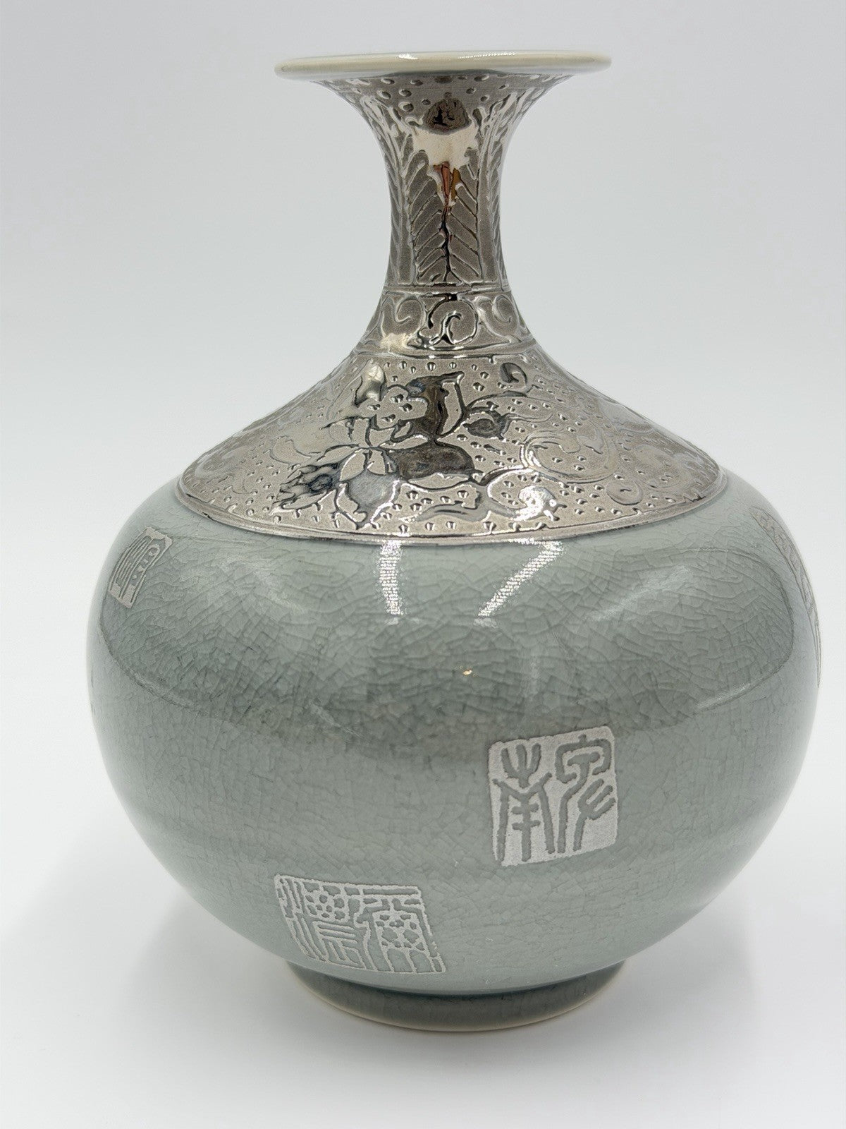 Rare Tai-Hwa Art Pottery Crackled Silver Gray Floral Bulb 6”H Vase Embossed