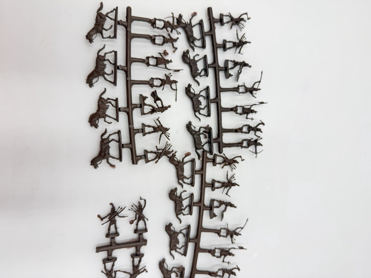 Atlantic of Italy 1109 & 1114 Outlaws & Sheriffs & Sioux-Toro Seduto Scale ho