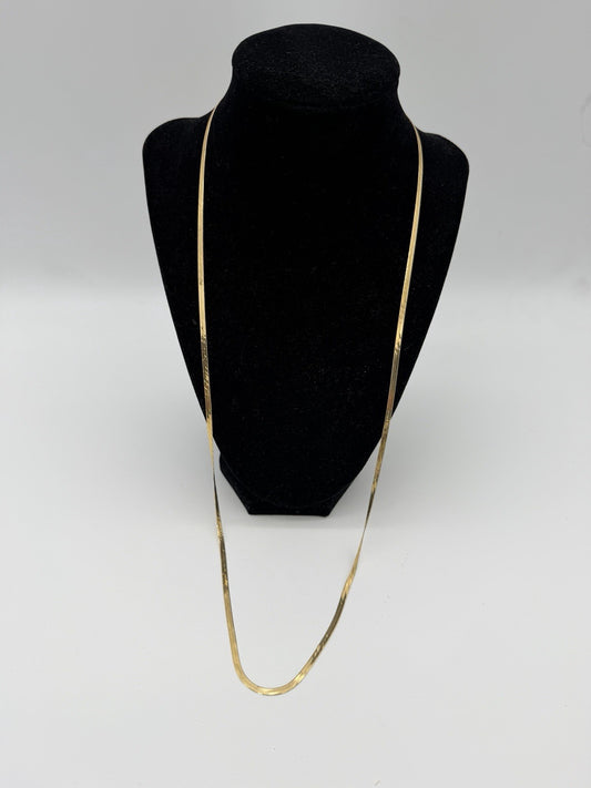 14K yellow gold herringbone necklace 6.76g Long 30” Length 4mm
