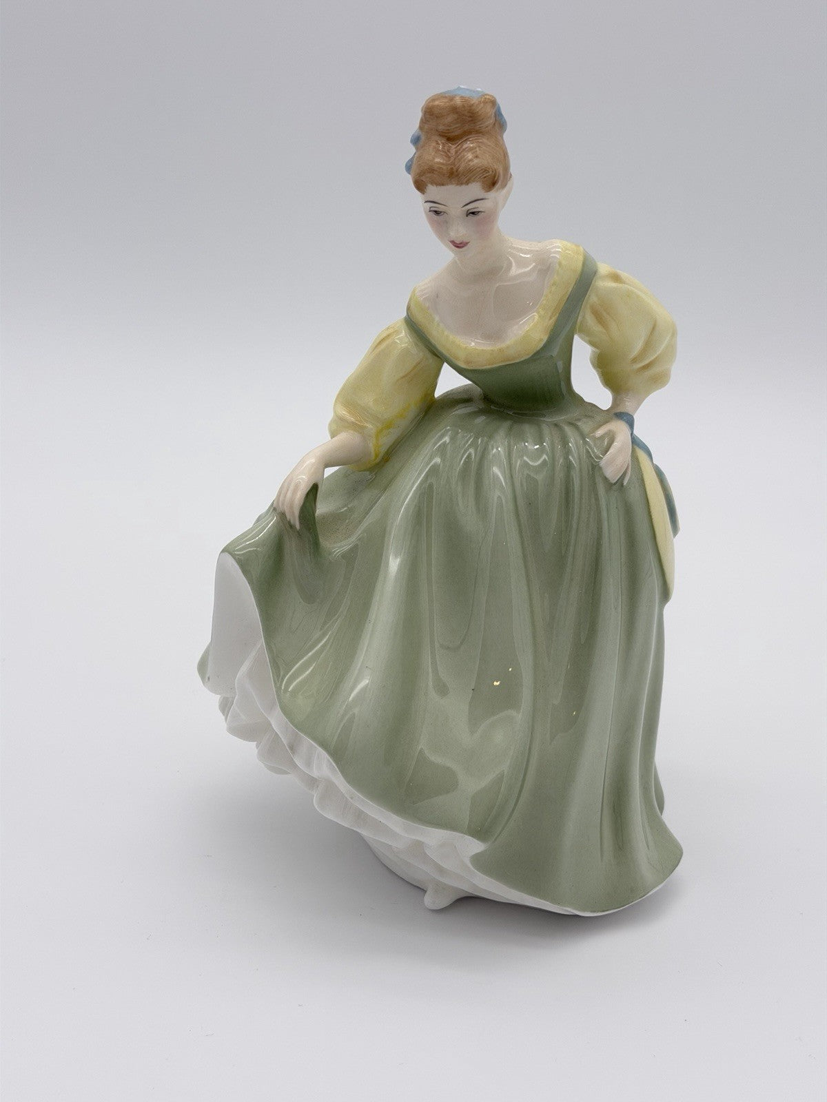 Royal Doulton England Porcelain 1962 FAIR LADY HN 2193 Figurine Green Dress