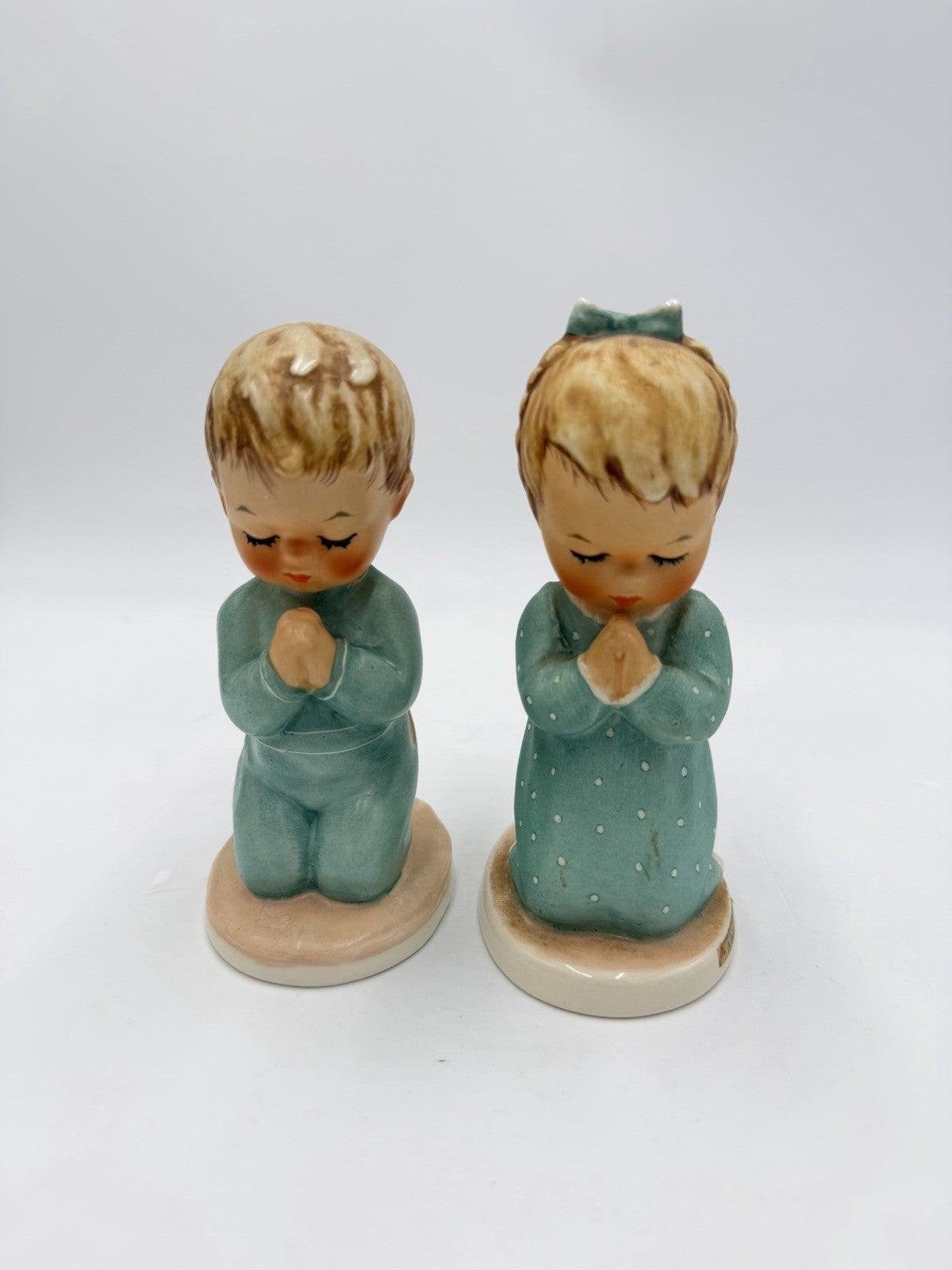 Goebel Hummel Germany Porcelain Praying Boy & Girl Figurine Set BYJ16&17 5.5”H