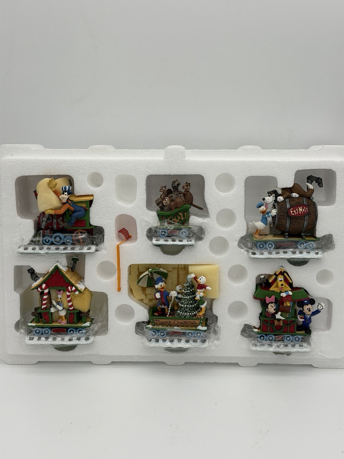 The Danbury Mint Disney Goofy Holiday Express Christmas Train Figurine Resin Set