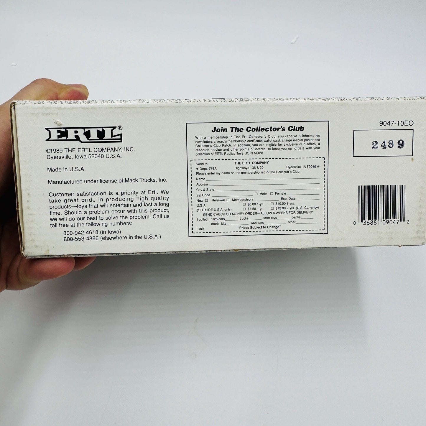 ERTL Anheuser-Busch 1926 Mack Bulldog Truck Bank W/Crates #9047 St Louis MO