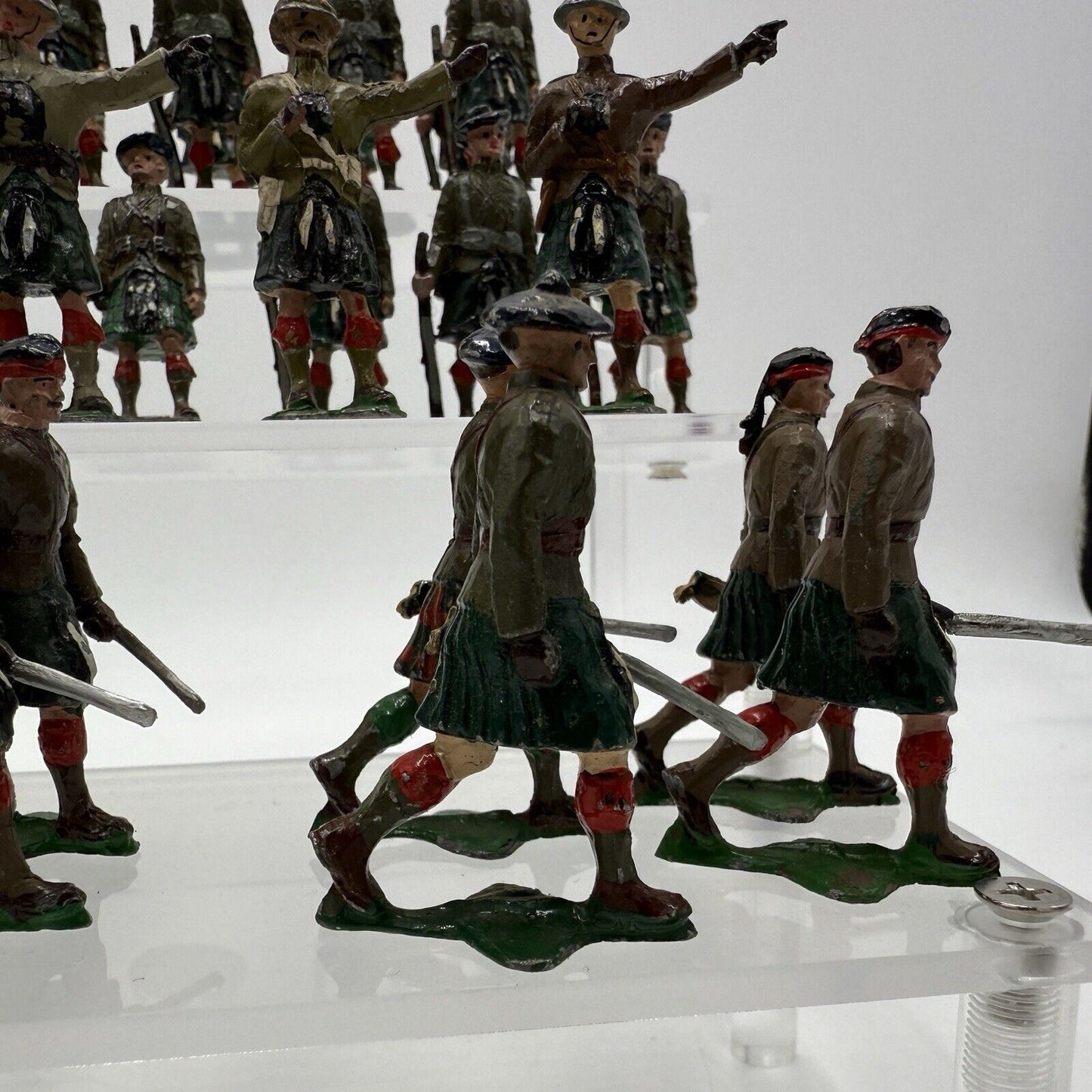 Vintage Eire Scottish Army Infantry Metal Painted Soldiers Figurines Toys 48 PCs