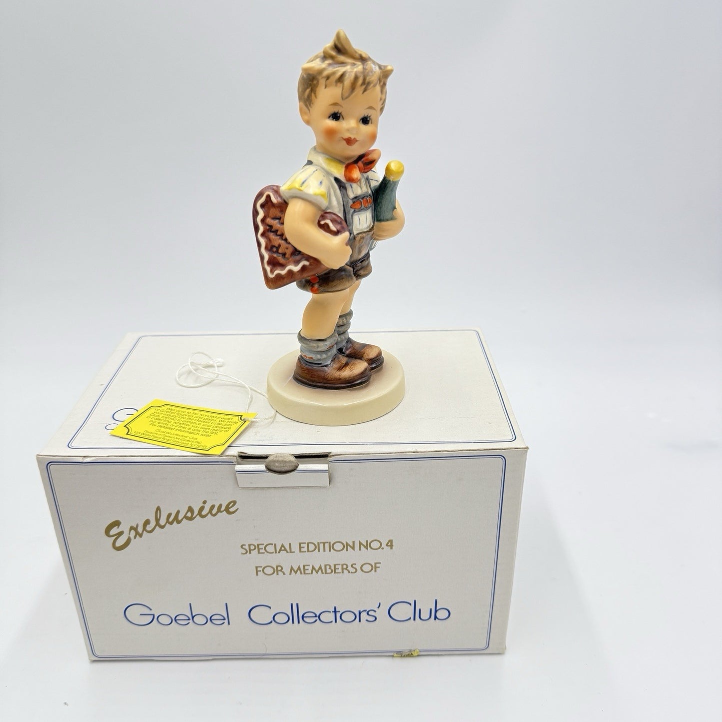 Hummel # 399 Goebel Germany Figurine Valentine Joy" Collectors' Club 1979 w/Box