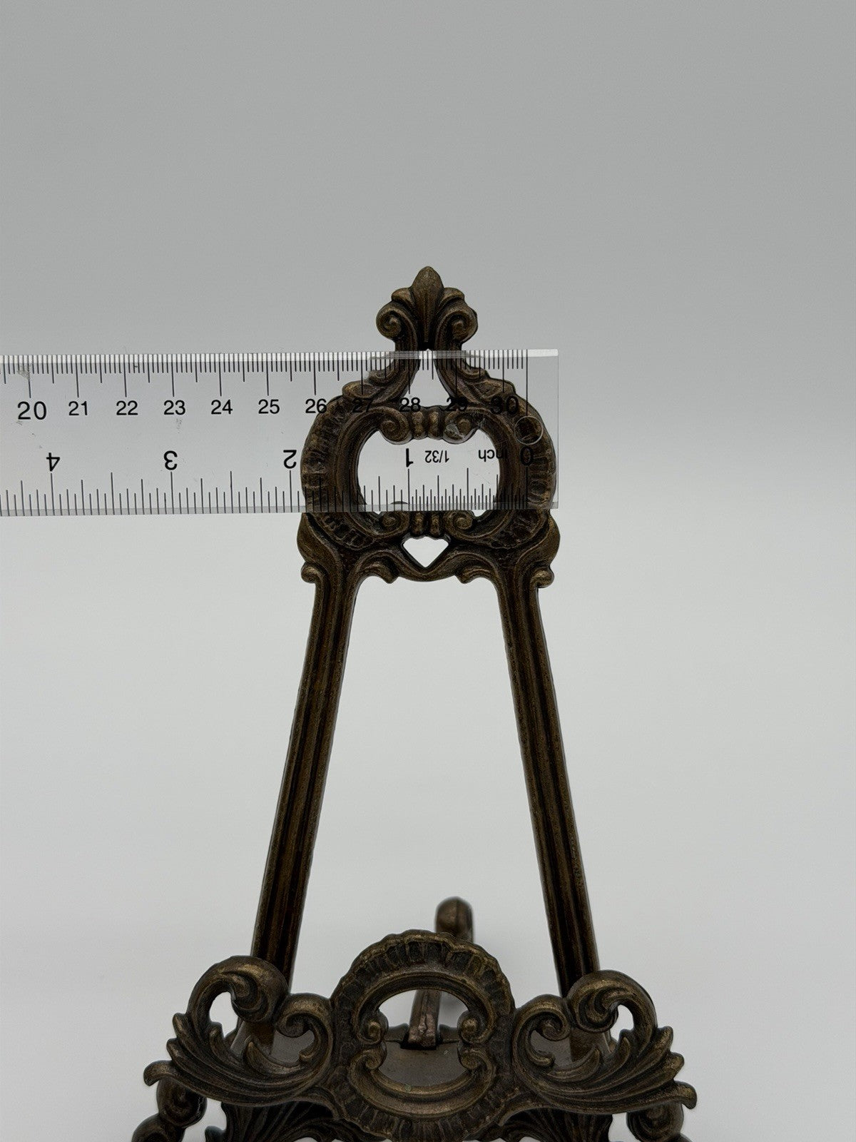 Antique Ornate Bronze 8”Frame Metal Table Top Easel Picture Book Plate Stand