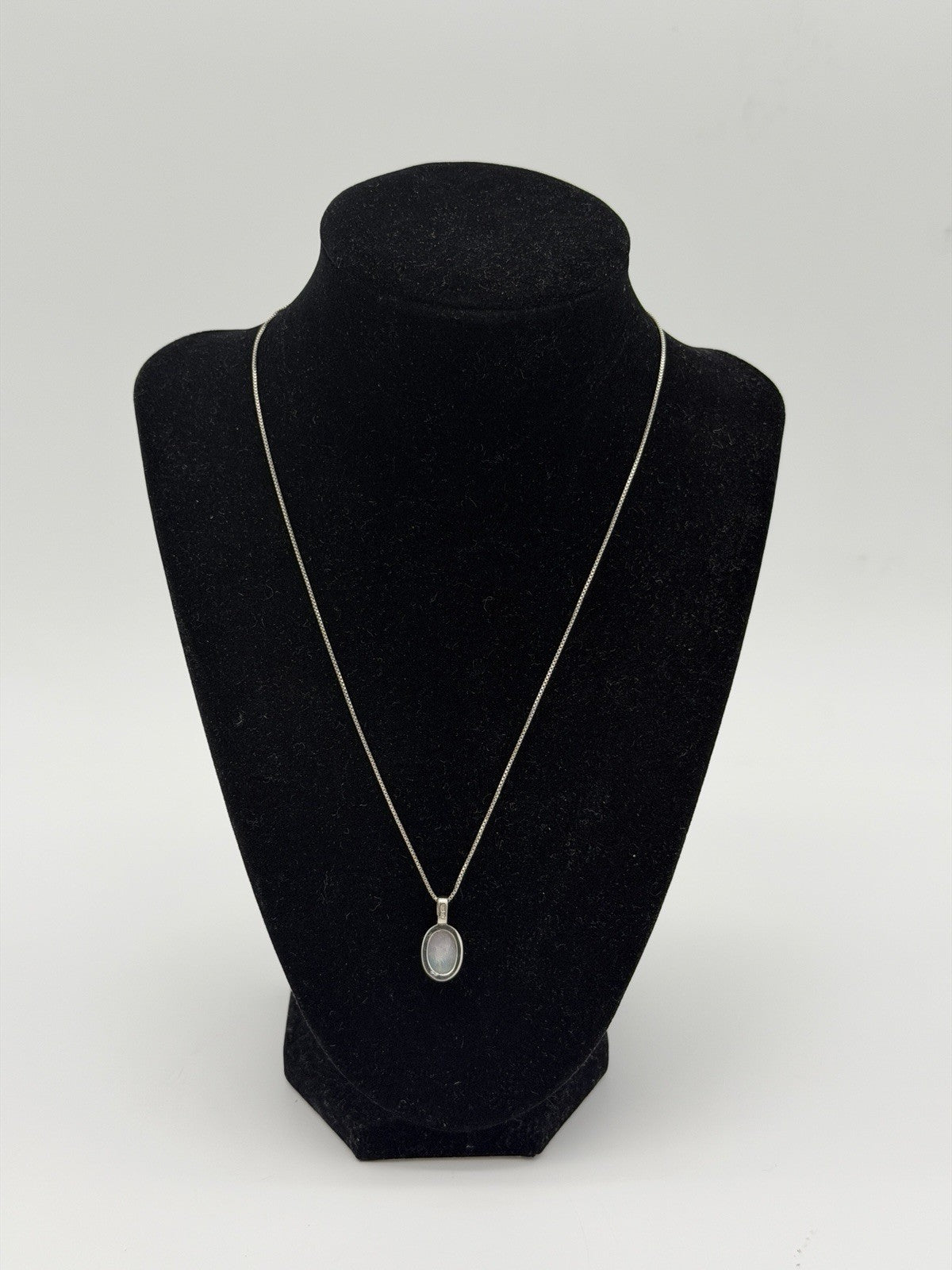 sterling silver four leaf clover pendant necklace Vintage Irish Oval 18”