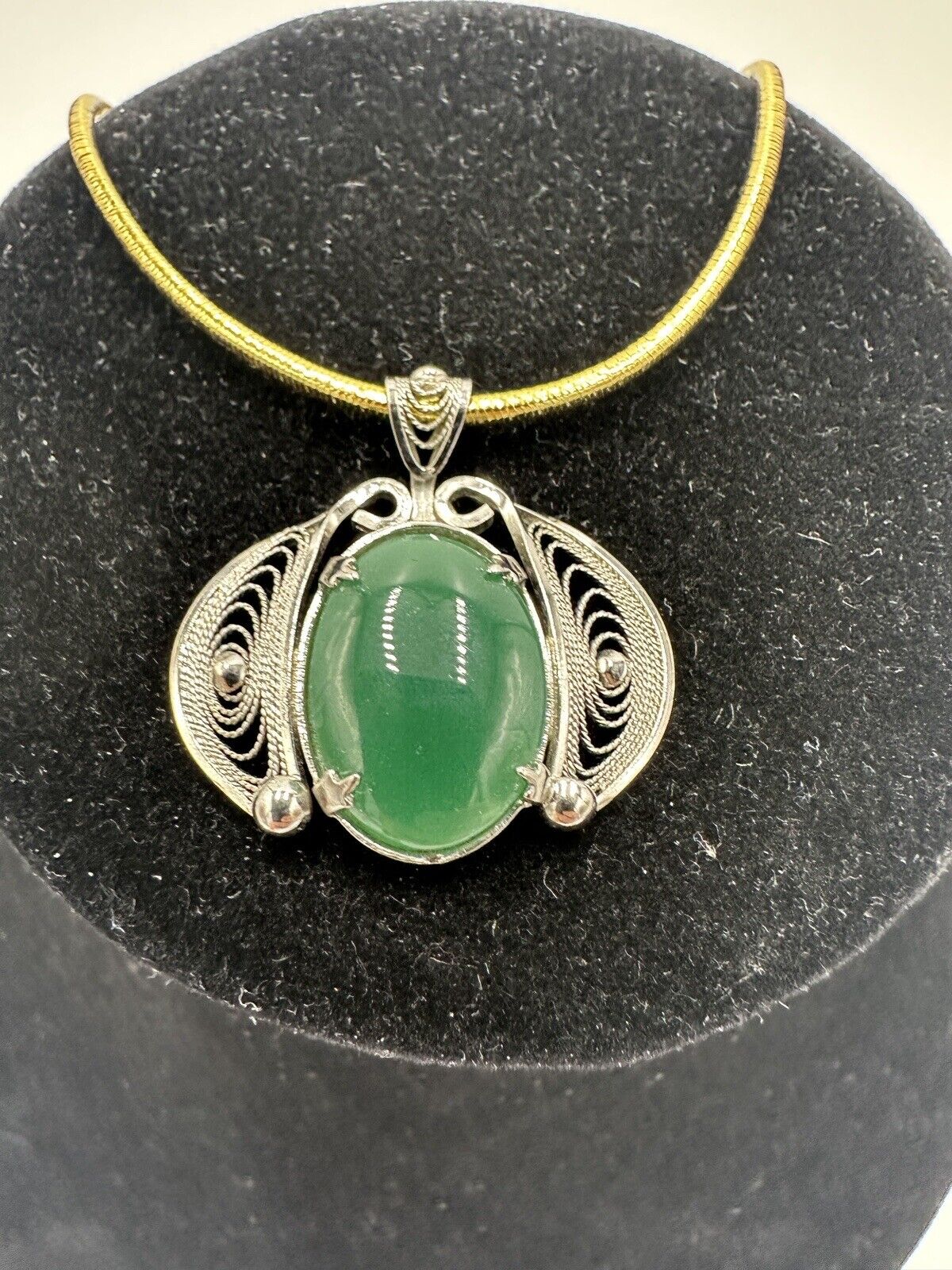 Green Jade Stone Women's Jewelry Sterling Silver Pendant Vintage 925