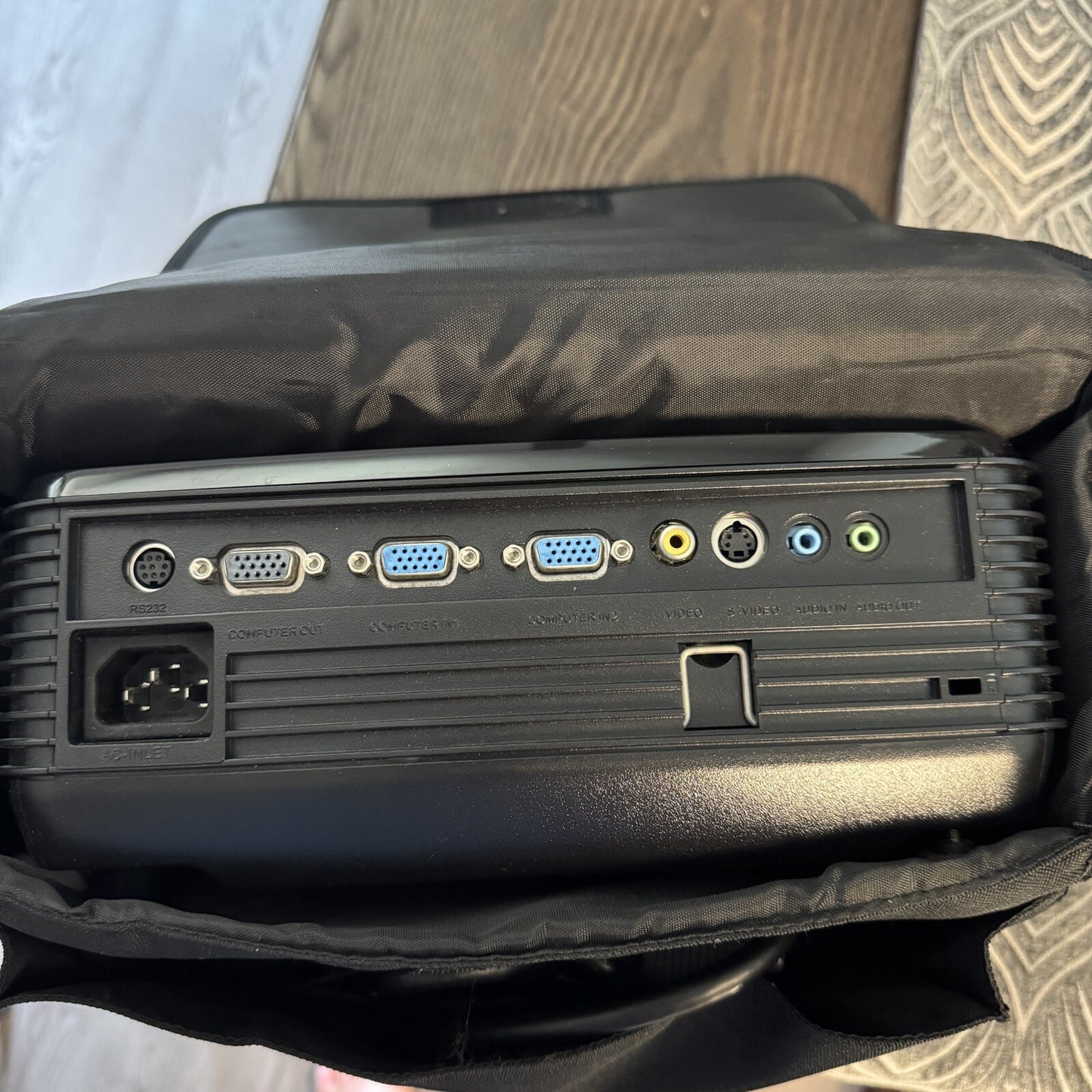 Viewsonic Black PJD5122 Projector With Remote Travel Bag Audio VGA Cables