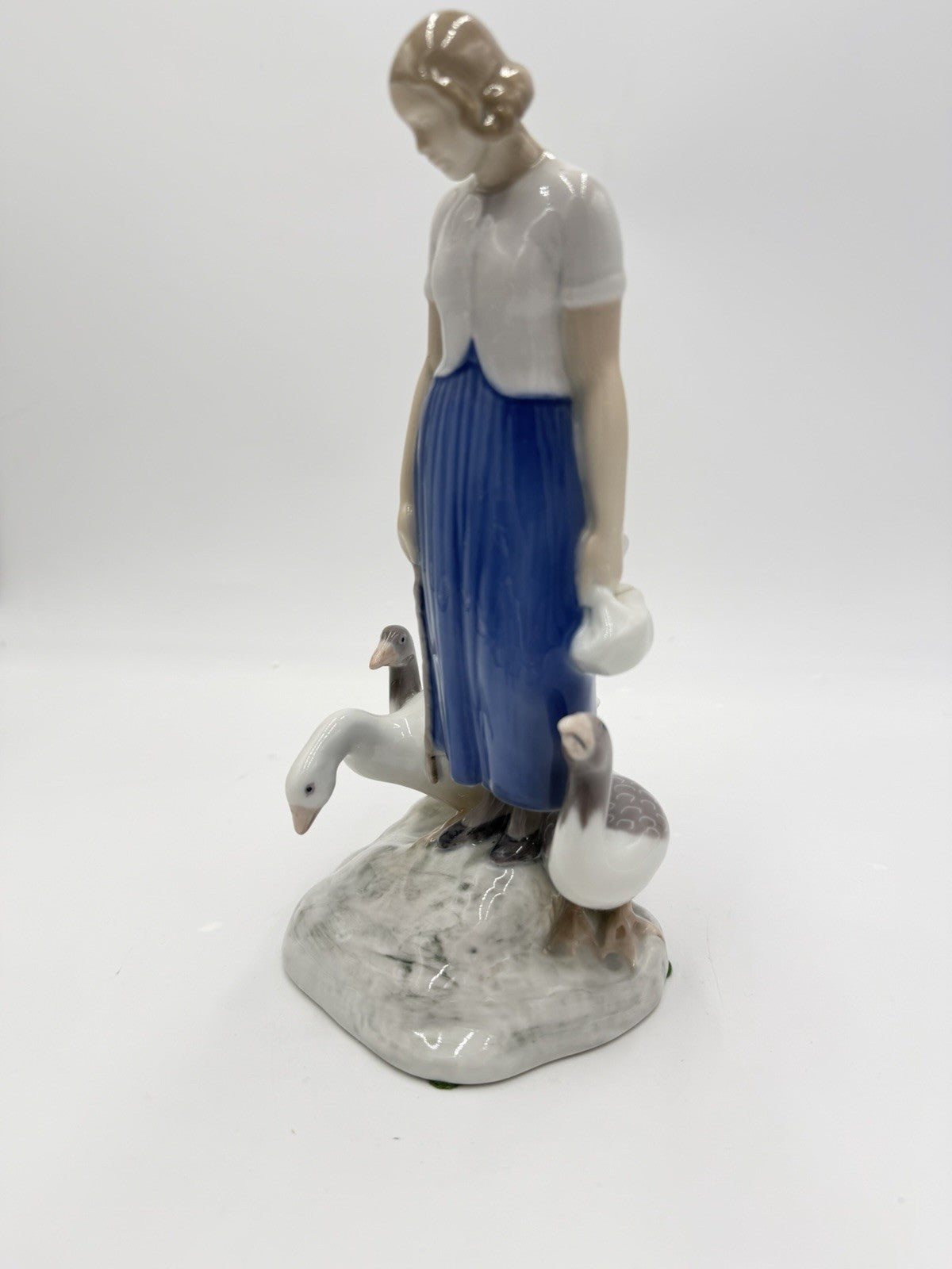 Large Bing & Grondahl Copenhagen Porcelain Denmark Girl & Geese 2254 Figurine 9”