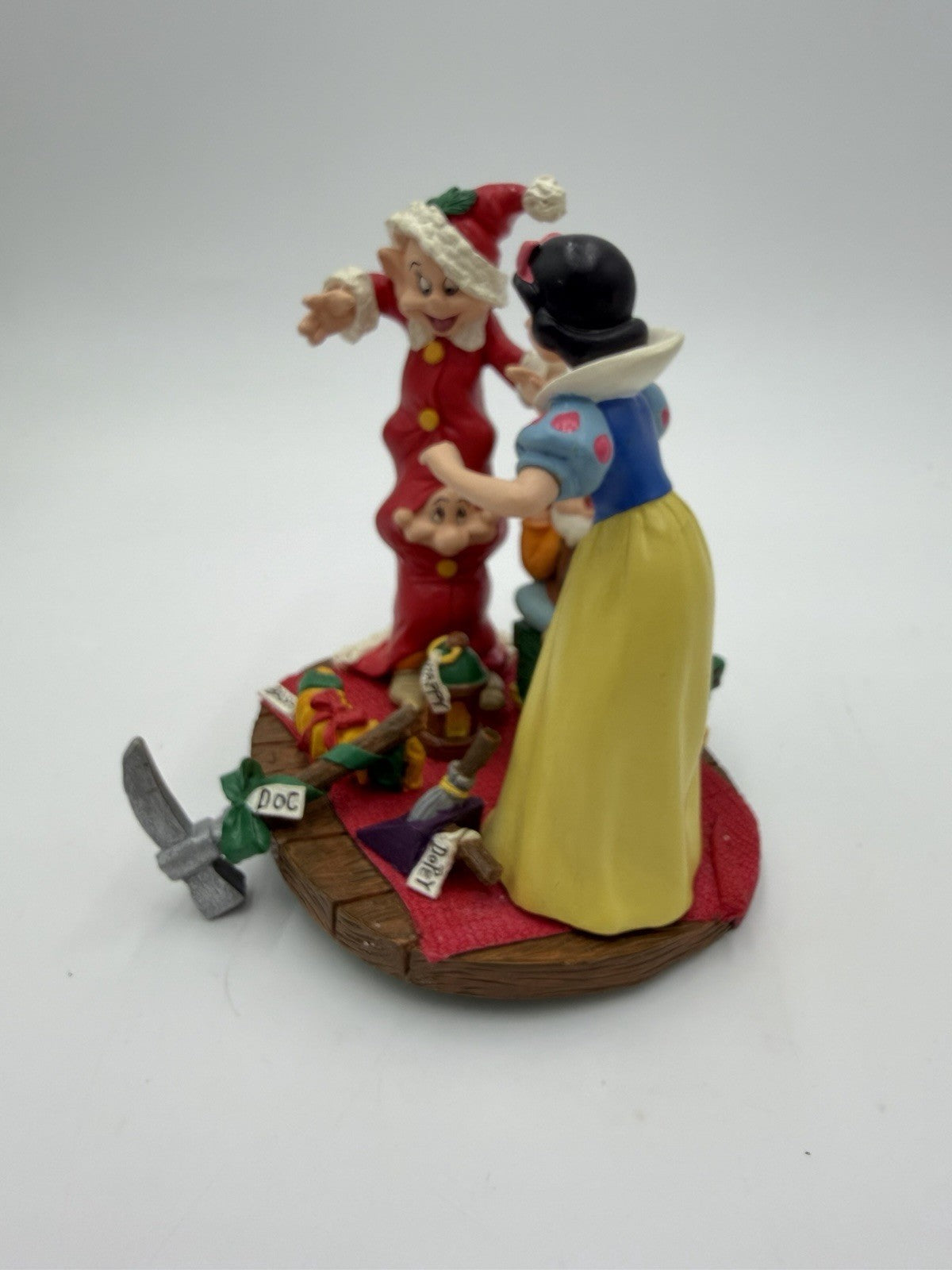 Disney Snow White & 7 Dwarfs 1999 Santas Best Stocking Hanger Vintage 6”H