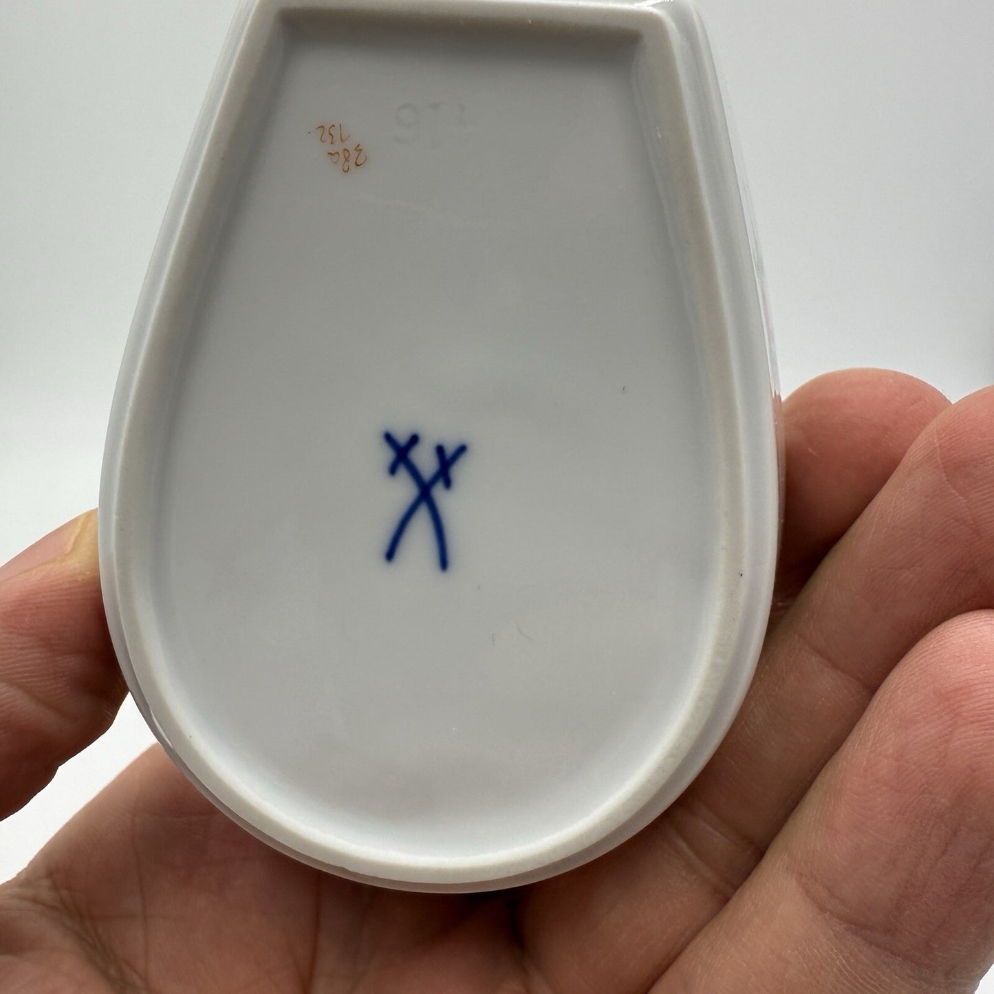 Meissen Ashtrays Pair Of Porcelain Floral Painted Germany Antique 19th Century