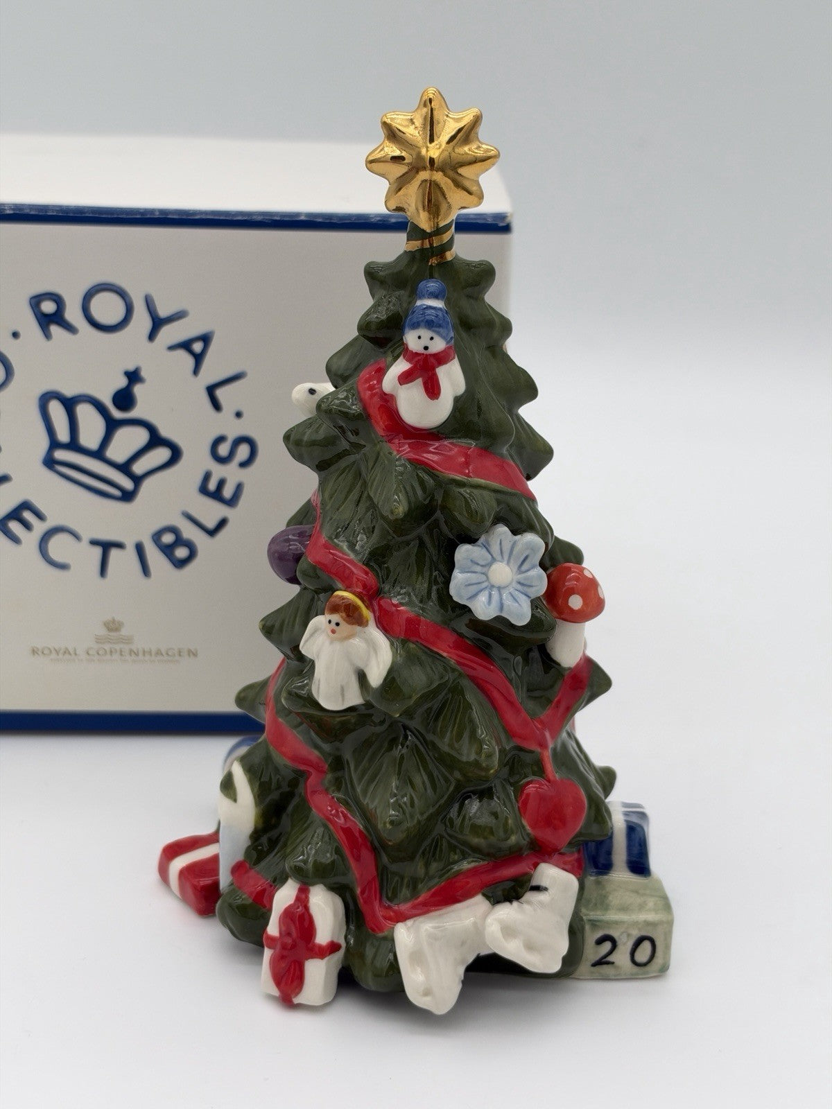 2017 Royal Copenhagen Annual Porcelain Christmas Tree Denmark Figurine Rare