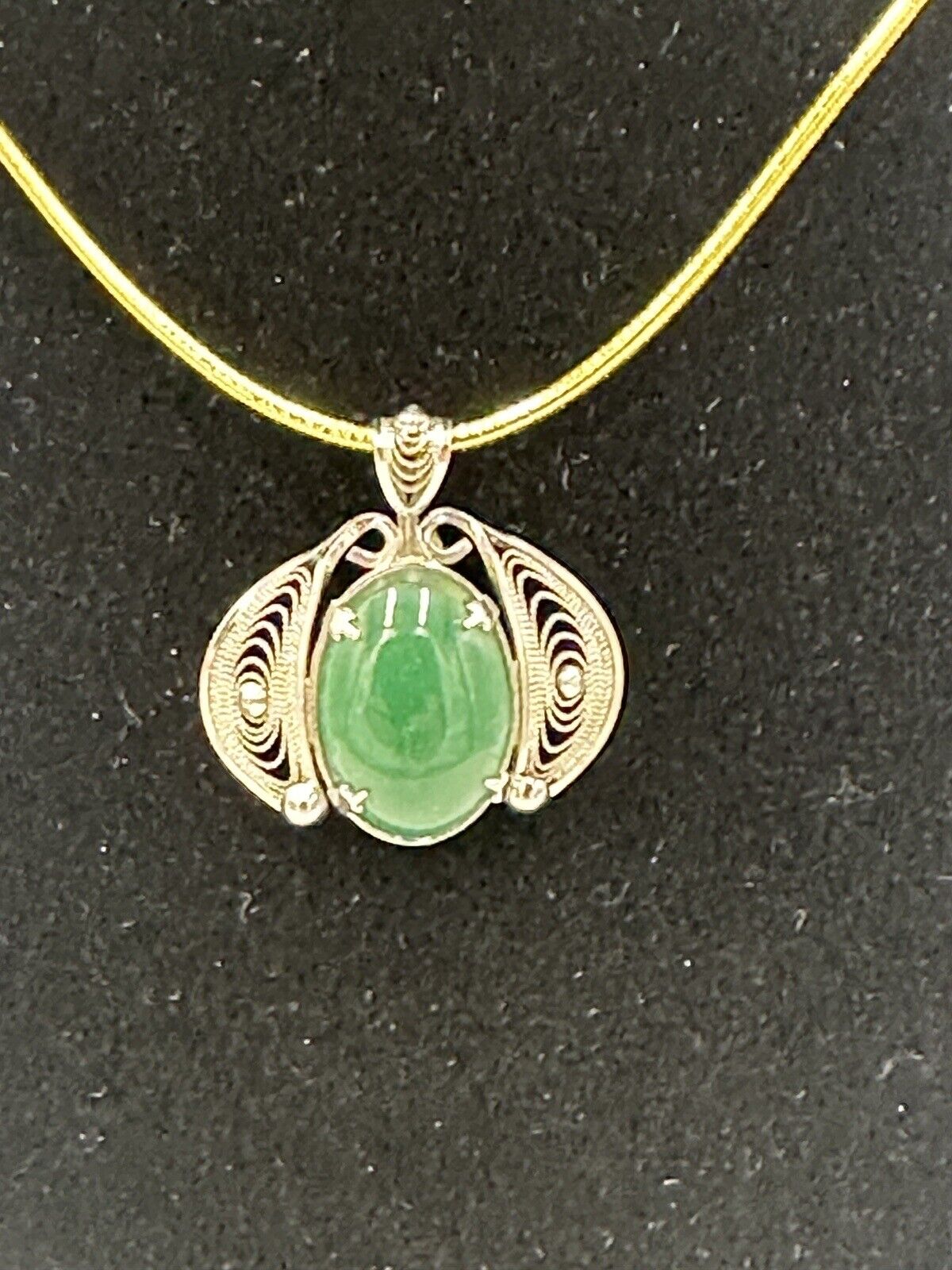 Green Jade Stone Women's Jewelry Sterling Silver Pendant Vintage 925