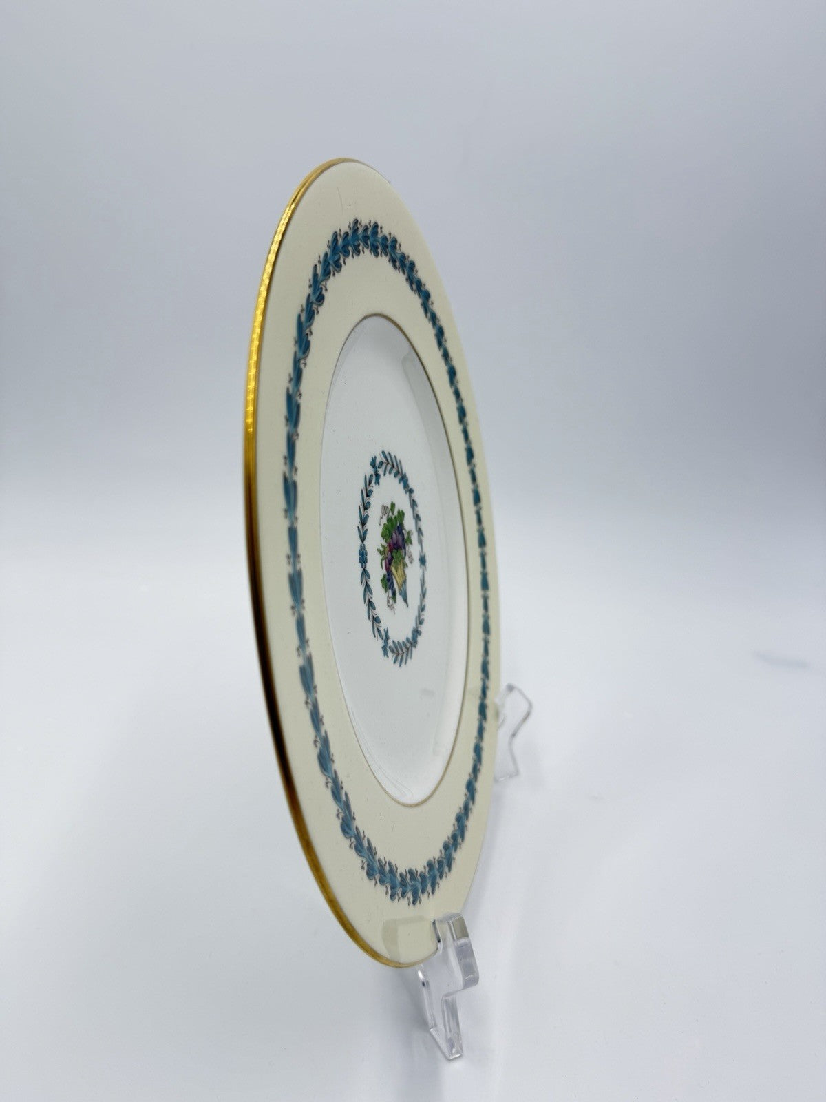 Wedgwood Porcelain England Appledore W3257 Dinner Plate Embossed 11”