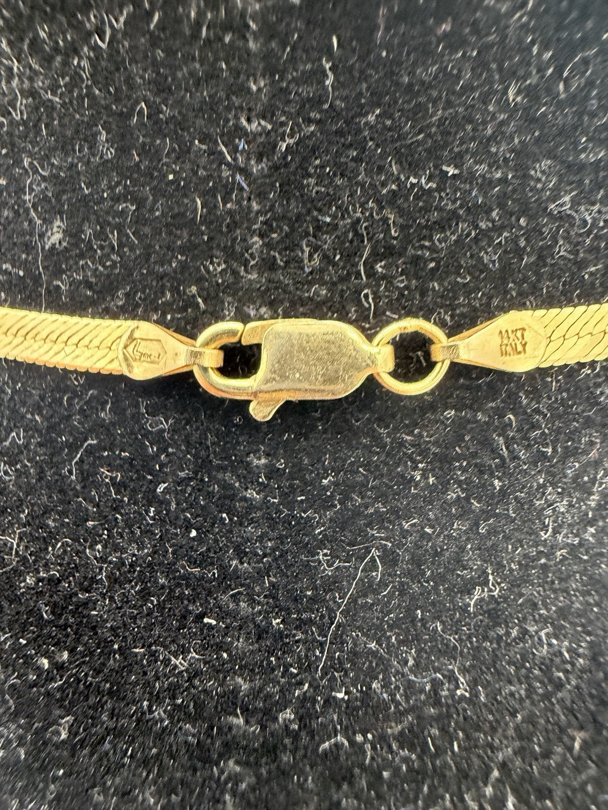 14K yellow gold herringbone necklace 6.76g Long 30” Length 4mm