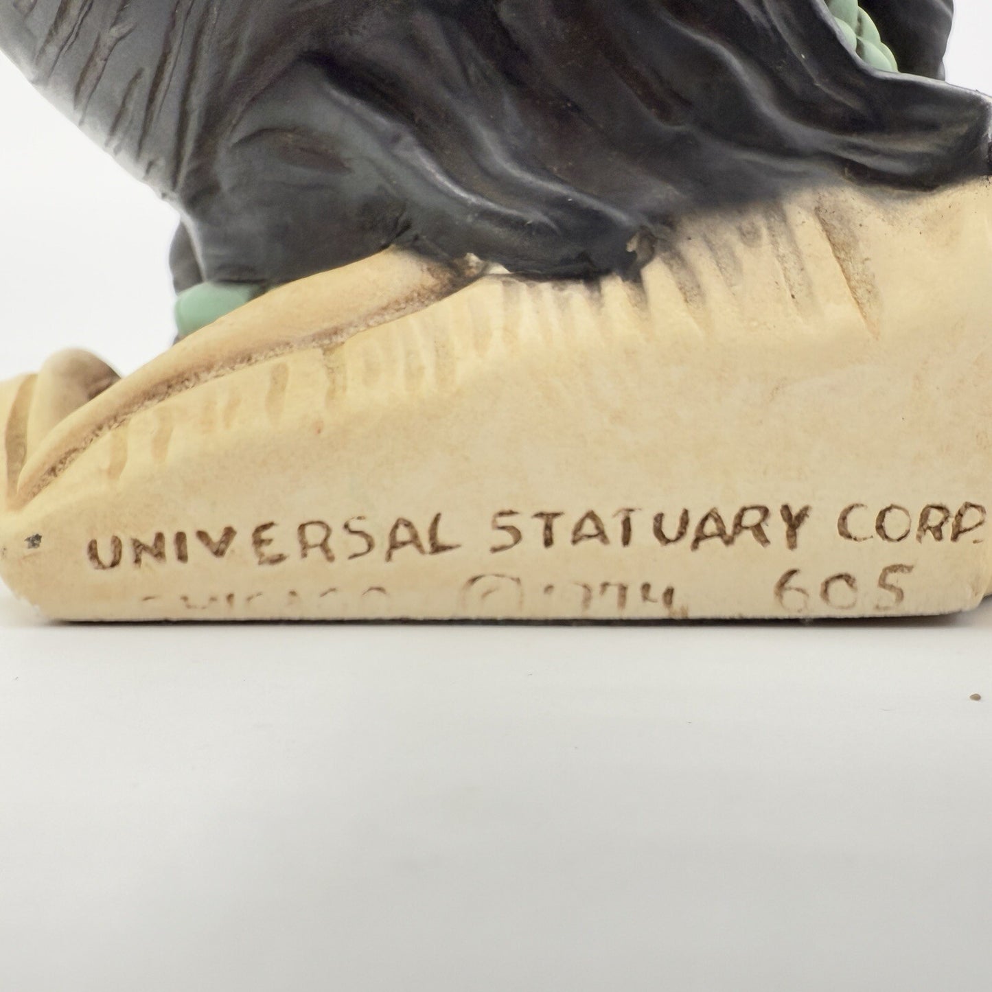 1974 Universal statuary Corp Chicago USA  female Native American Sculpture 10in