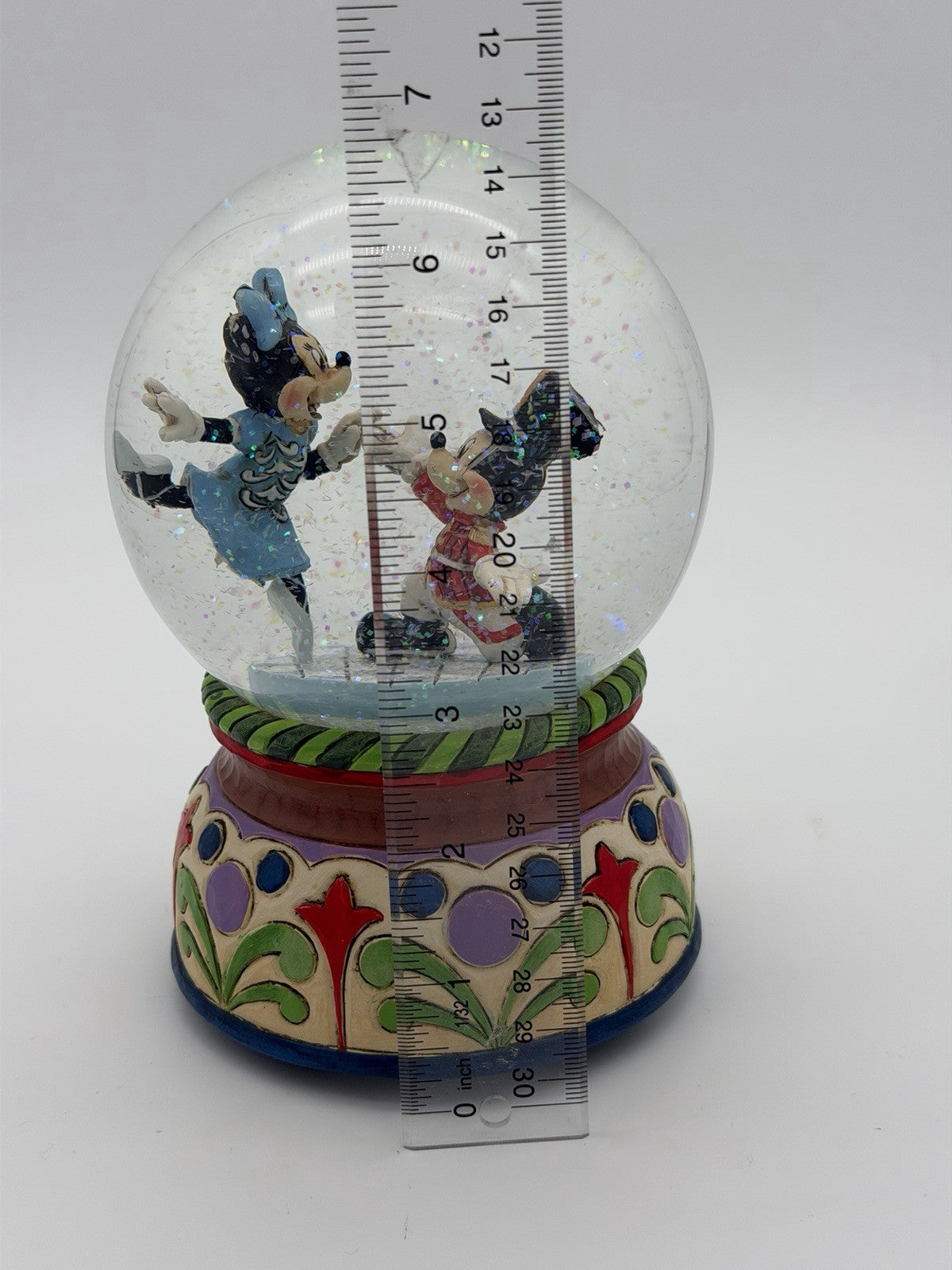Disney Traditions Mickey & Minnie Mouse A Magical Moment Snow globe Jim Shore