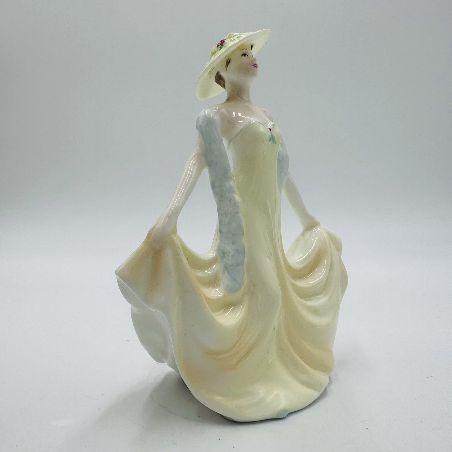 Coalport Porcelain England Heart To Heart Encore Fashion Lady Figurine 5in