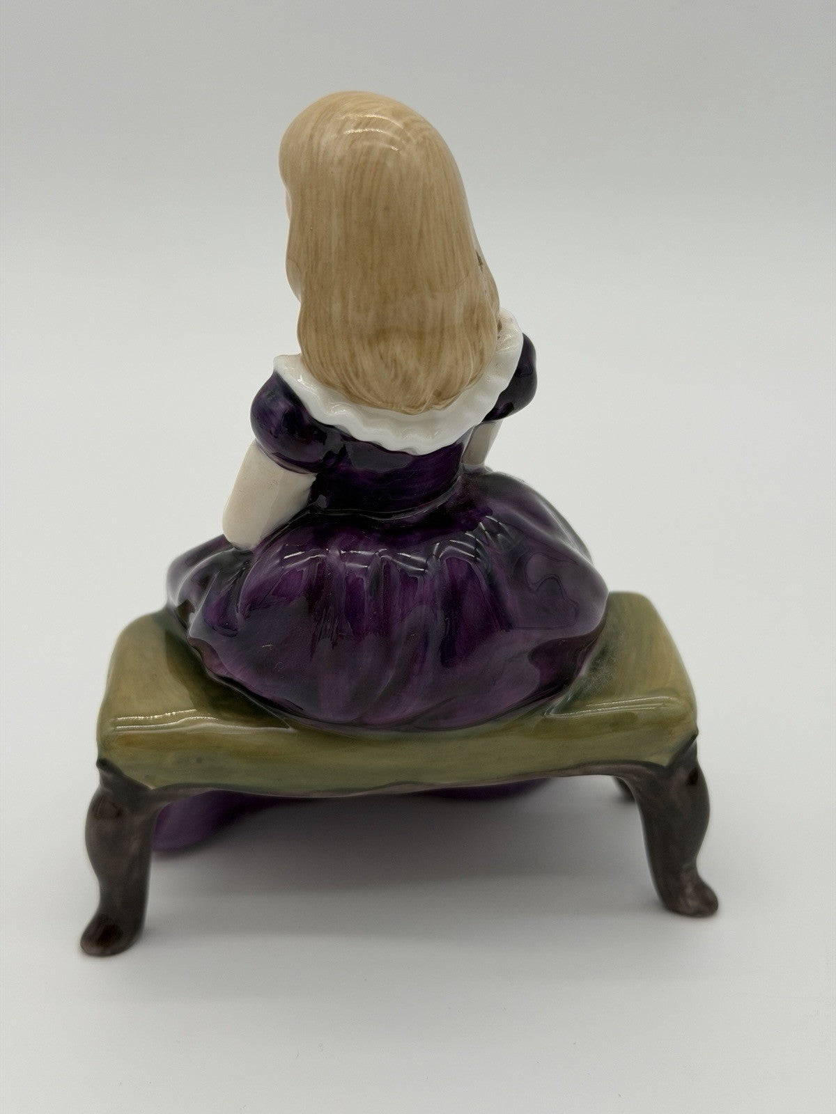 Royal Doulton England Porcelain Affection Figurine HN2236 Girl W/bunny