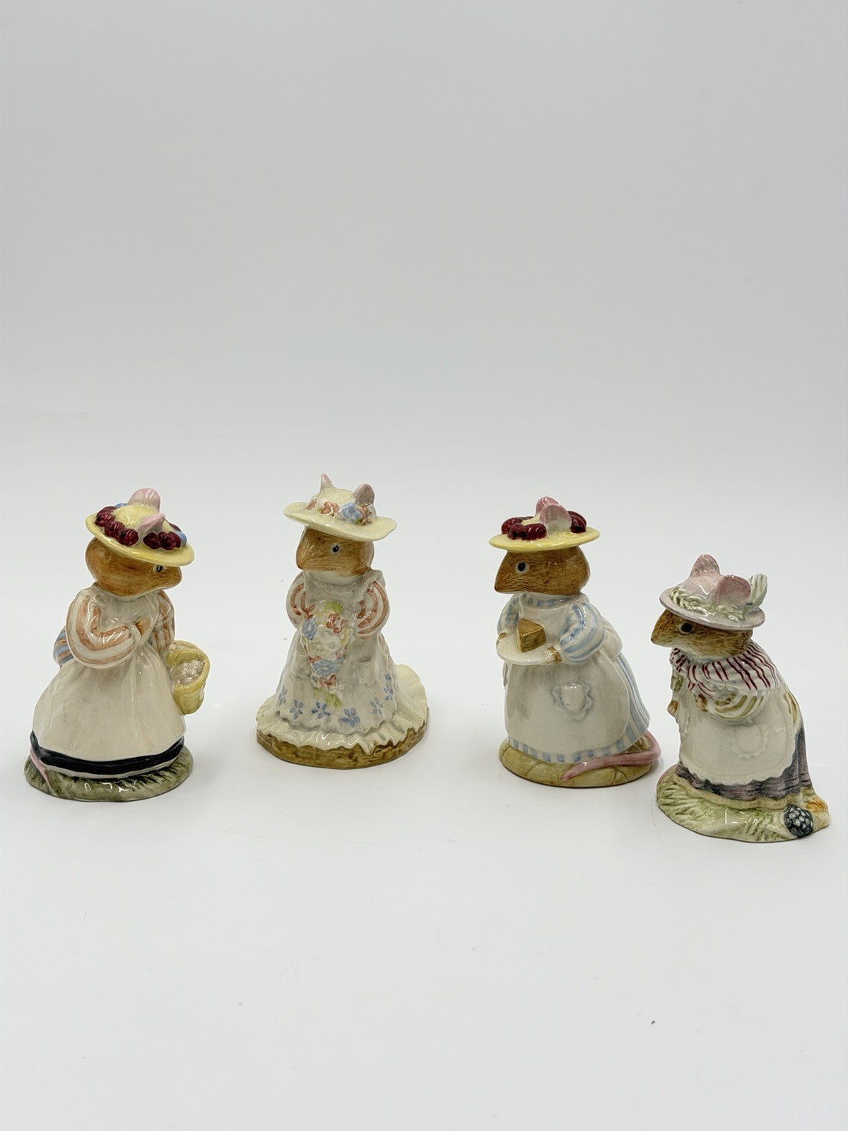 Royal Doulton England Porcelain Brambly Hedge Story Collection Ladies Mice Set