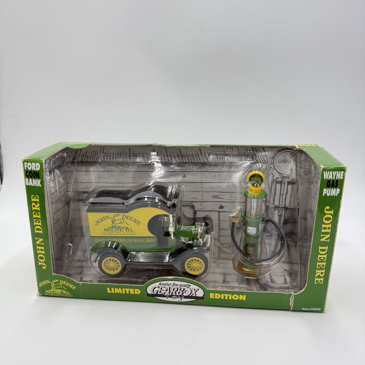 Vintage John Deere 1912 Model T Ford Coin Bank Wayne Gas Pump Limited Edition