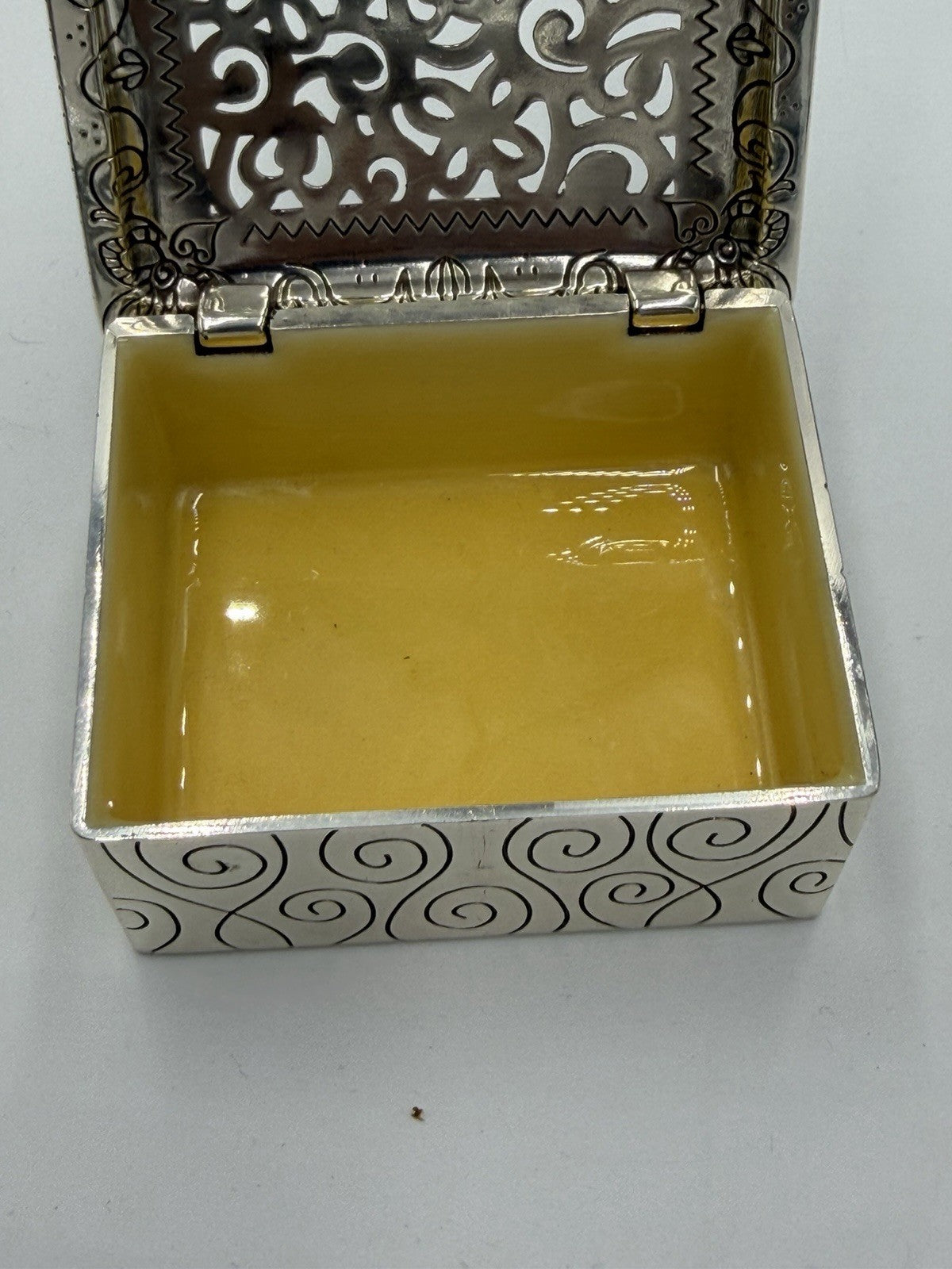 Brighton Lacie Daisy Silver Metal Jewelry Box with Pearl Dangle Enameled Inside