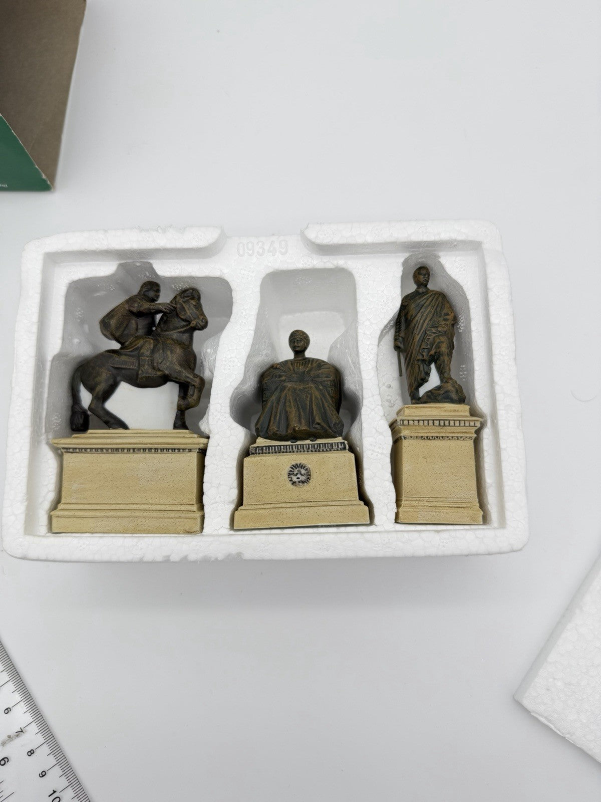 Department 56 Heritage Village Monument Set 3 Figurines Christmas Porcelain