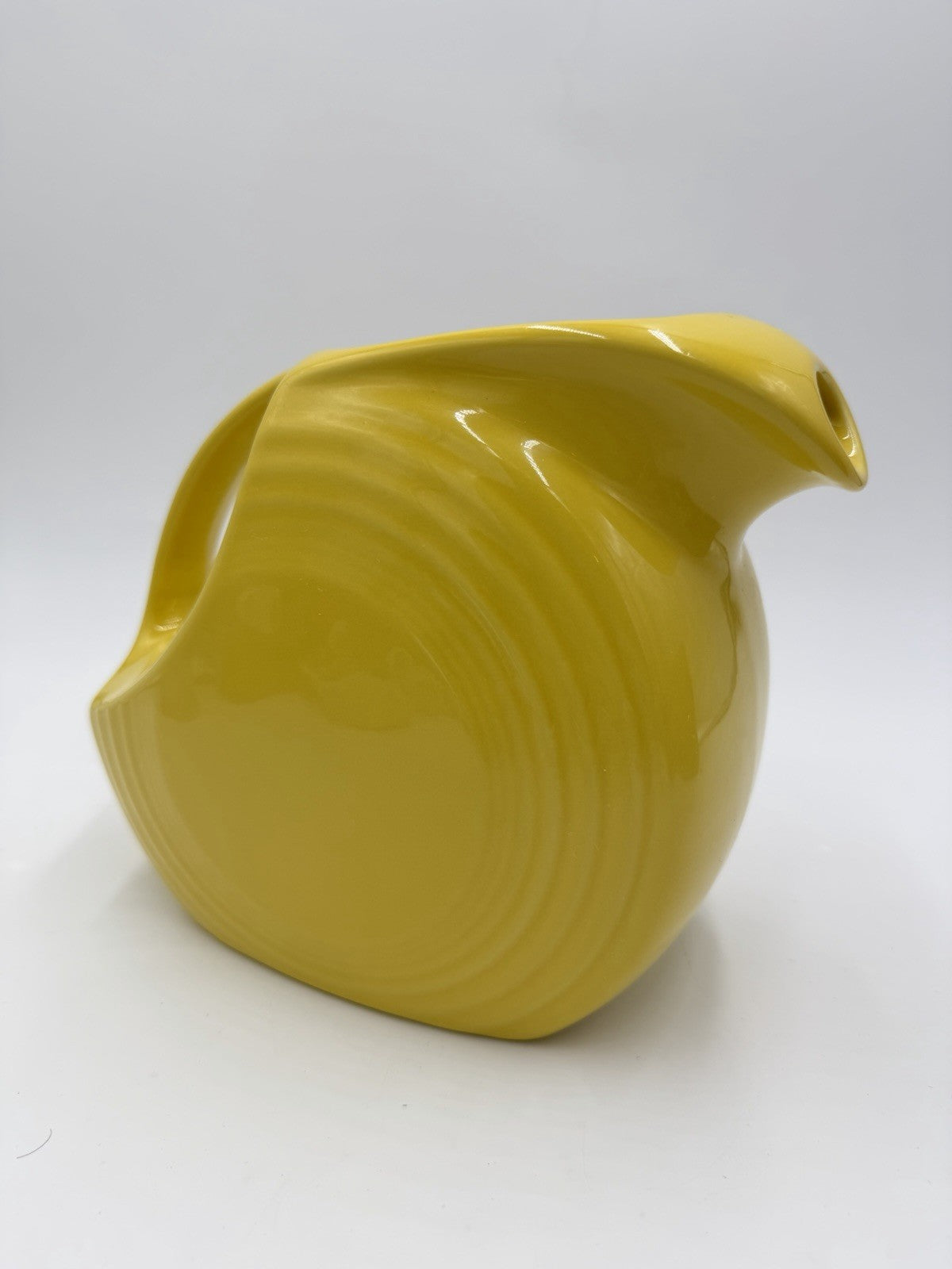 Large Fiesta Fiestaware Pottery Yellow Disc Water Juice Pitcher Homer Laughlin