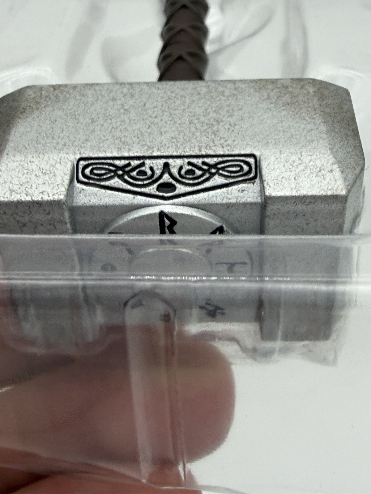 Marvel Avengers Earth's Mightiest Edition Thor Hammer Mjolnir Keychain Sealed