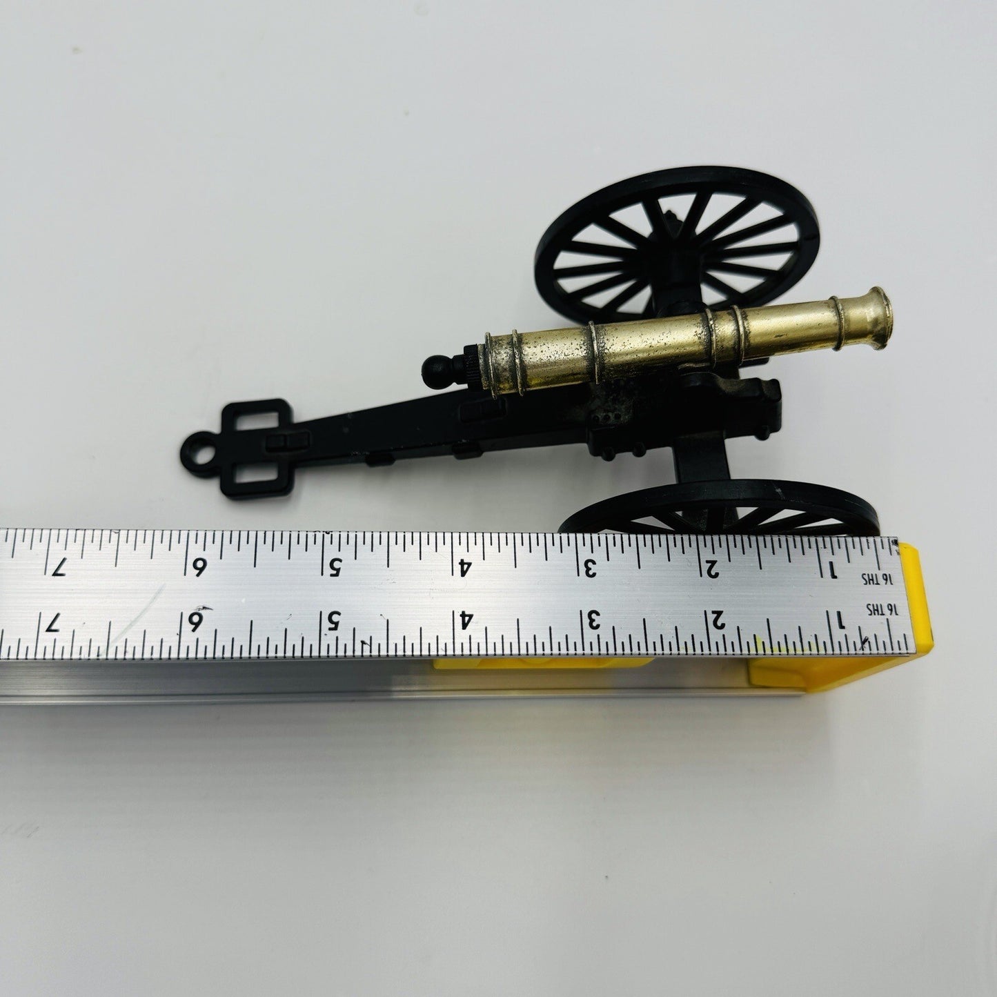 GT  Italy Diecast Cast Metal Cannon Article 374Vintage 3x6in Military Miniature
