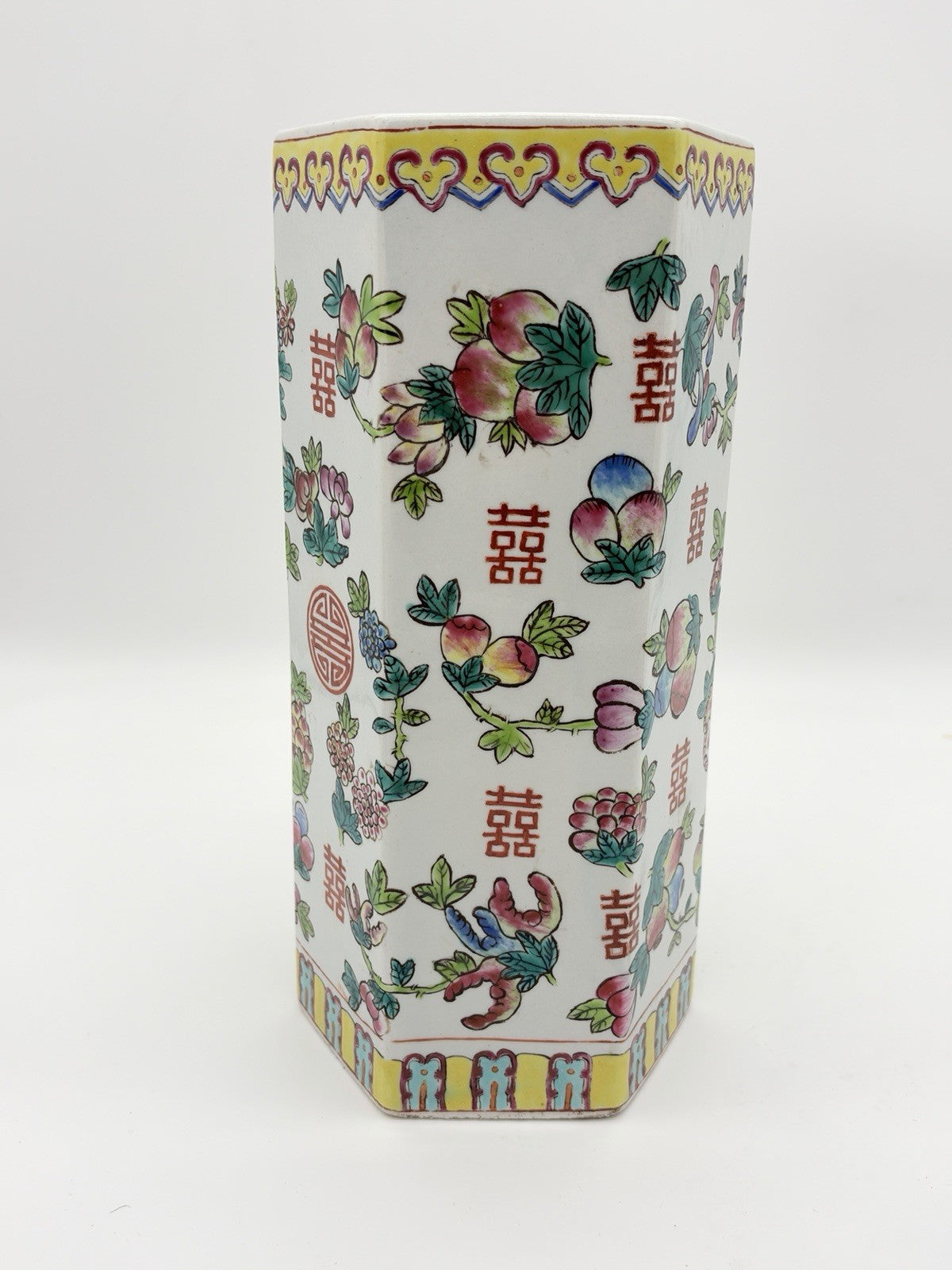 Antique Chinese hexagonal brush Porcelain Da Qing Tongzhi Nian Zhi Peaches Vase