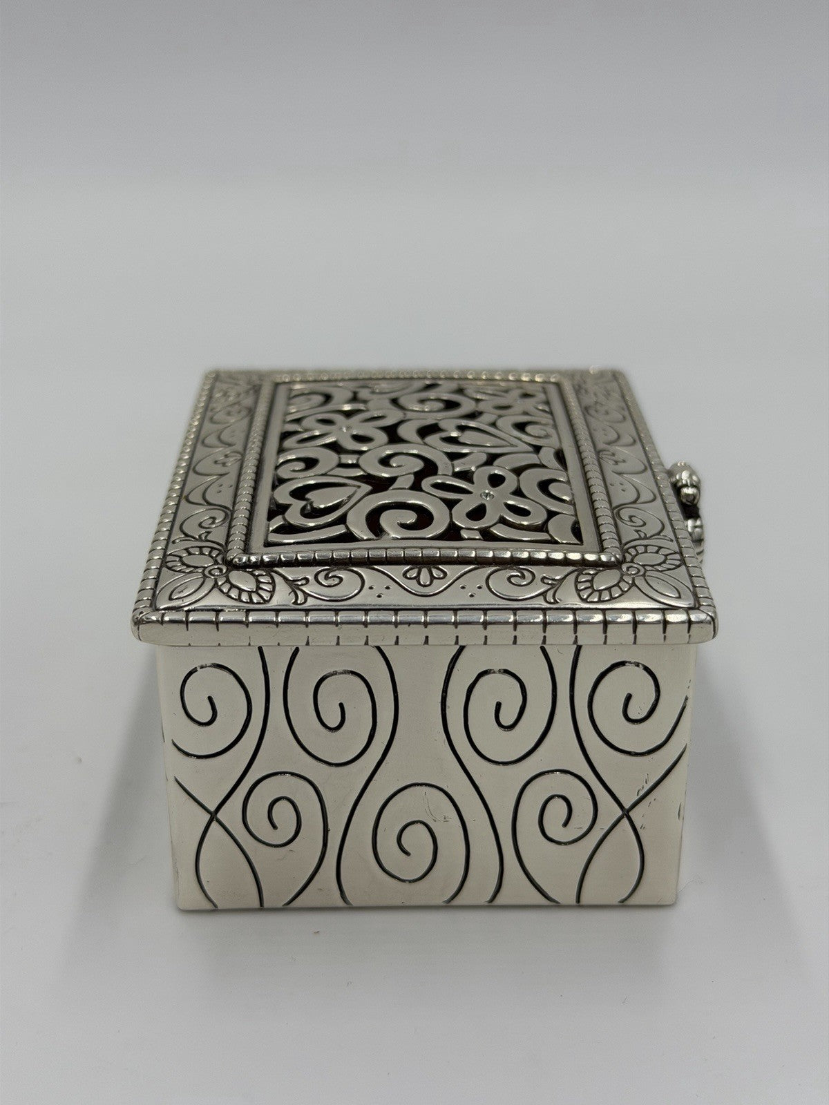 Brighton Lacie Daisy Silver Metal Jewelry Box with Pearl Dangle Enameled Inside