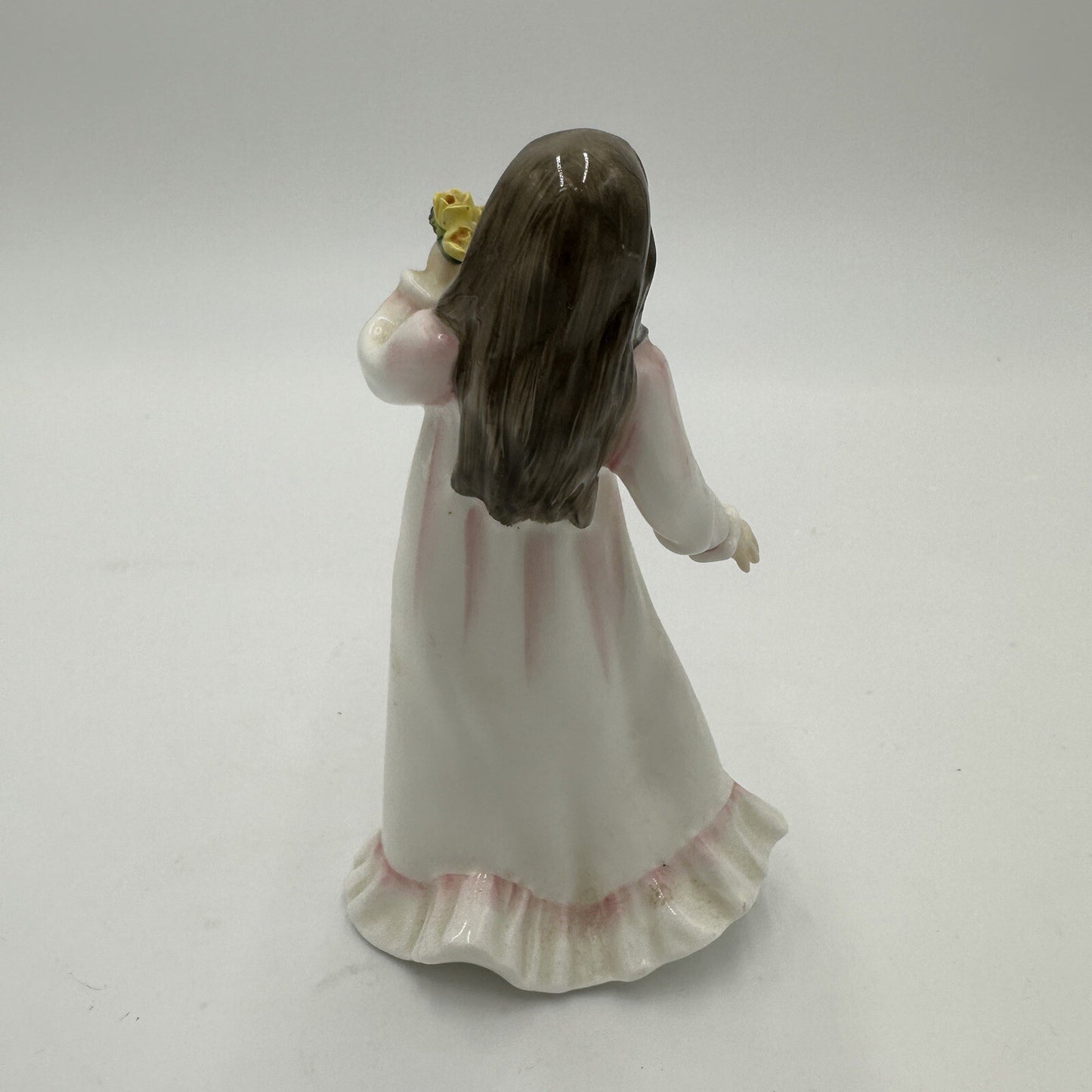 Royal Doulton Figurine Flowers For Mother Hand-painted HN3454 England Porcelain