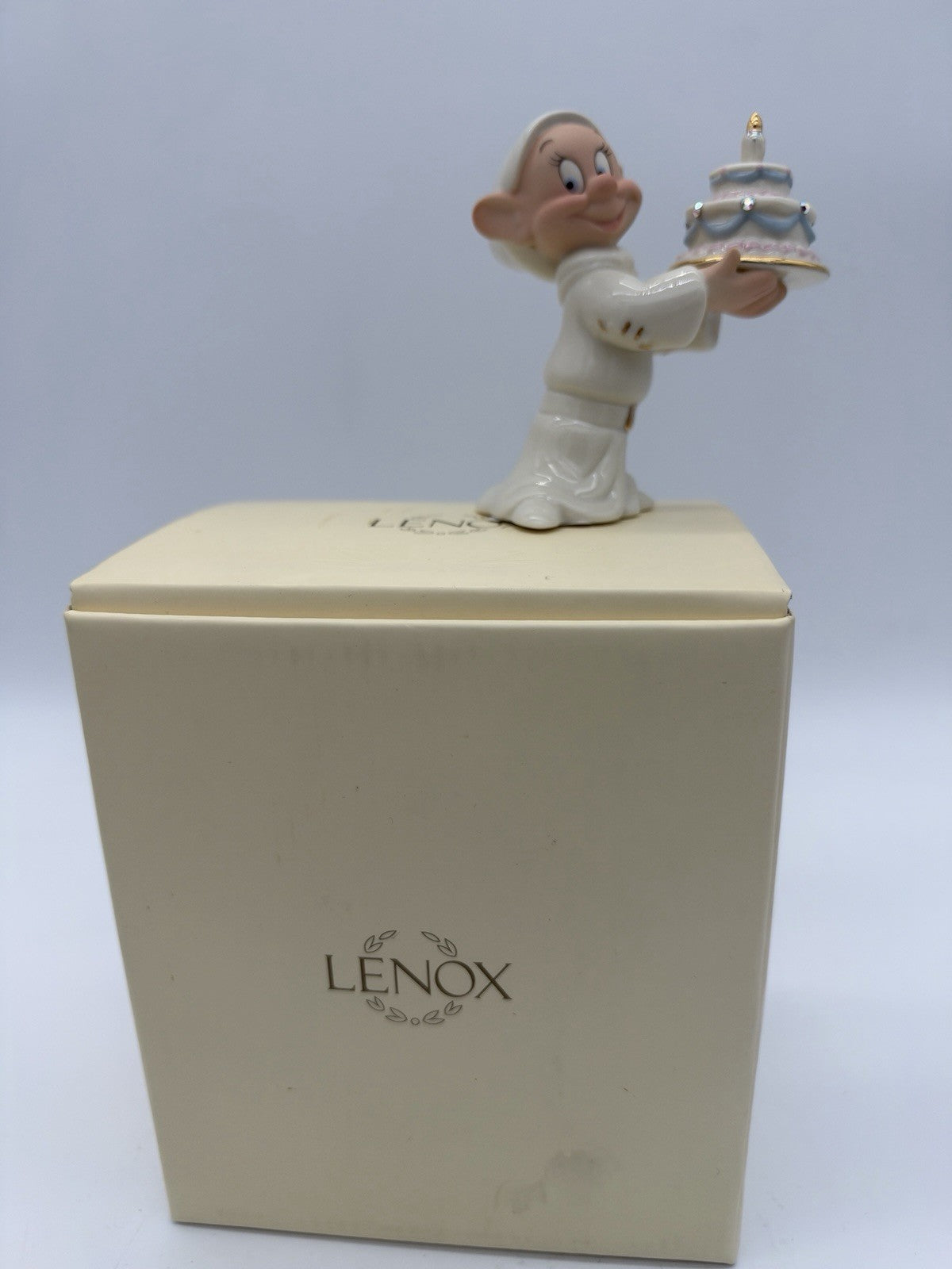Lenox Disney Showcase Dopey's Birthday Wish Cake & Rhinestones 3 1/4" Figurine