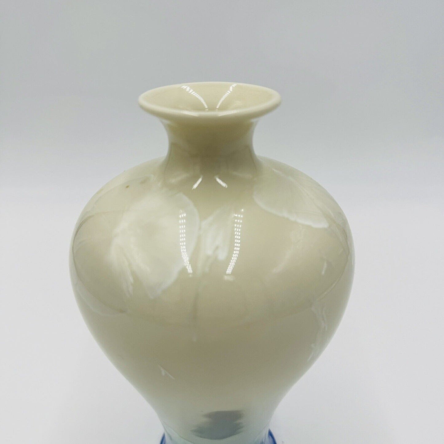 Vintage Shiwan 20th Century PROC 1970-1980 Chinese Porcelain Vase Iridescent 7.5