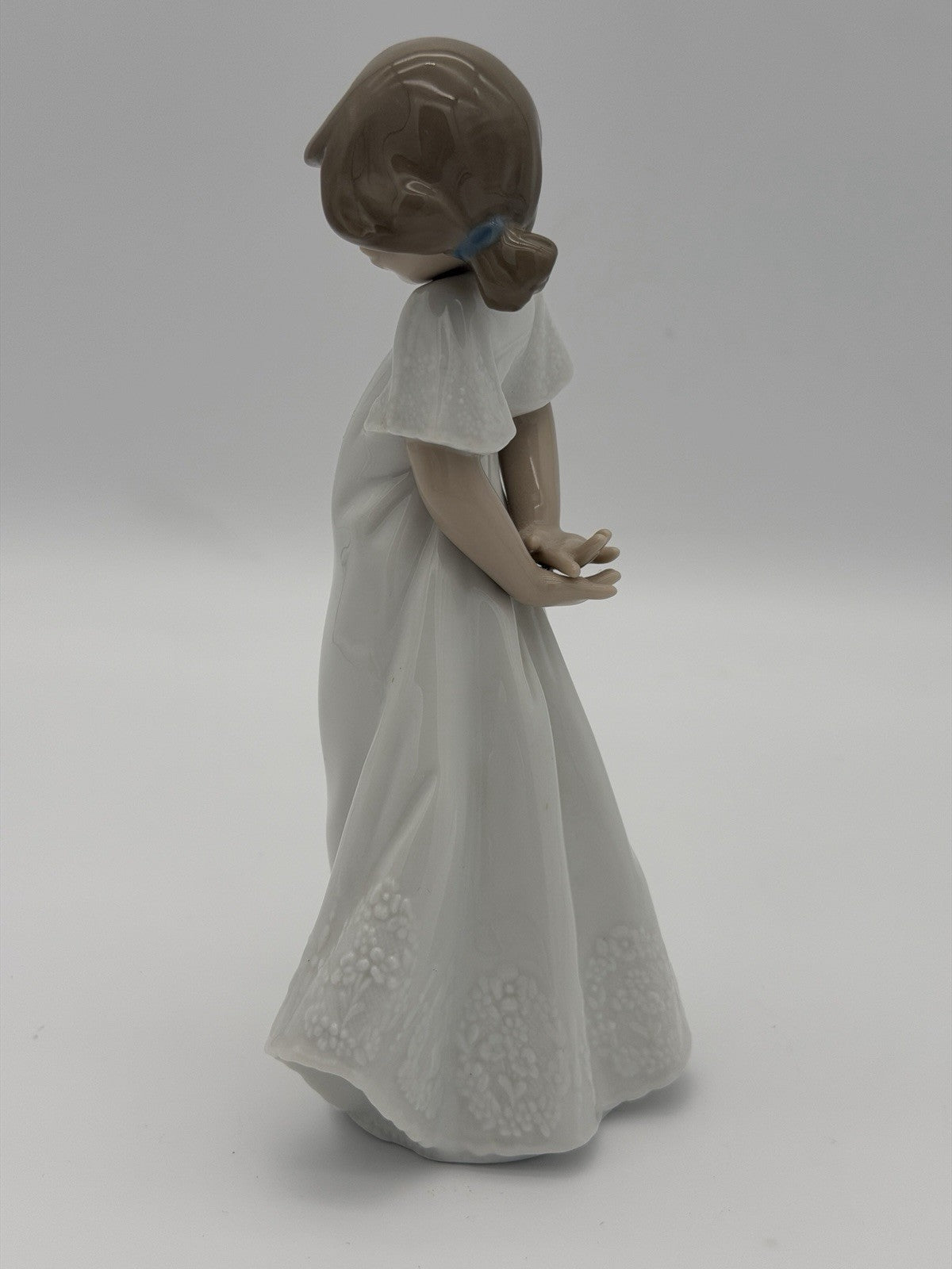 Nao by Lladro Spain Porcelain #1109 So Shy Little Girl Retired Figurine 8” Gloss
