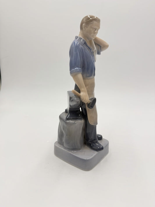 Royal Copenhagen Denmark Porcelain BLACKSMITH #4502 Figurine 8”H Vtg