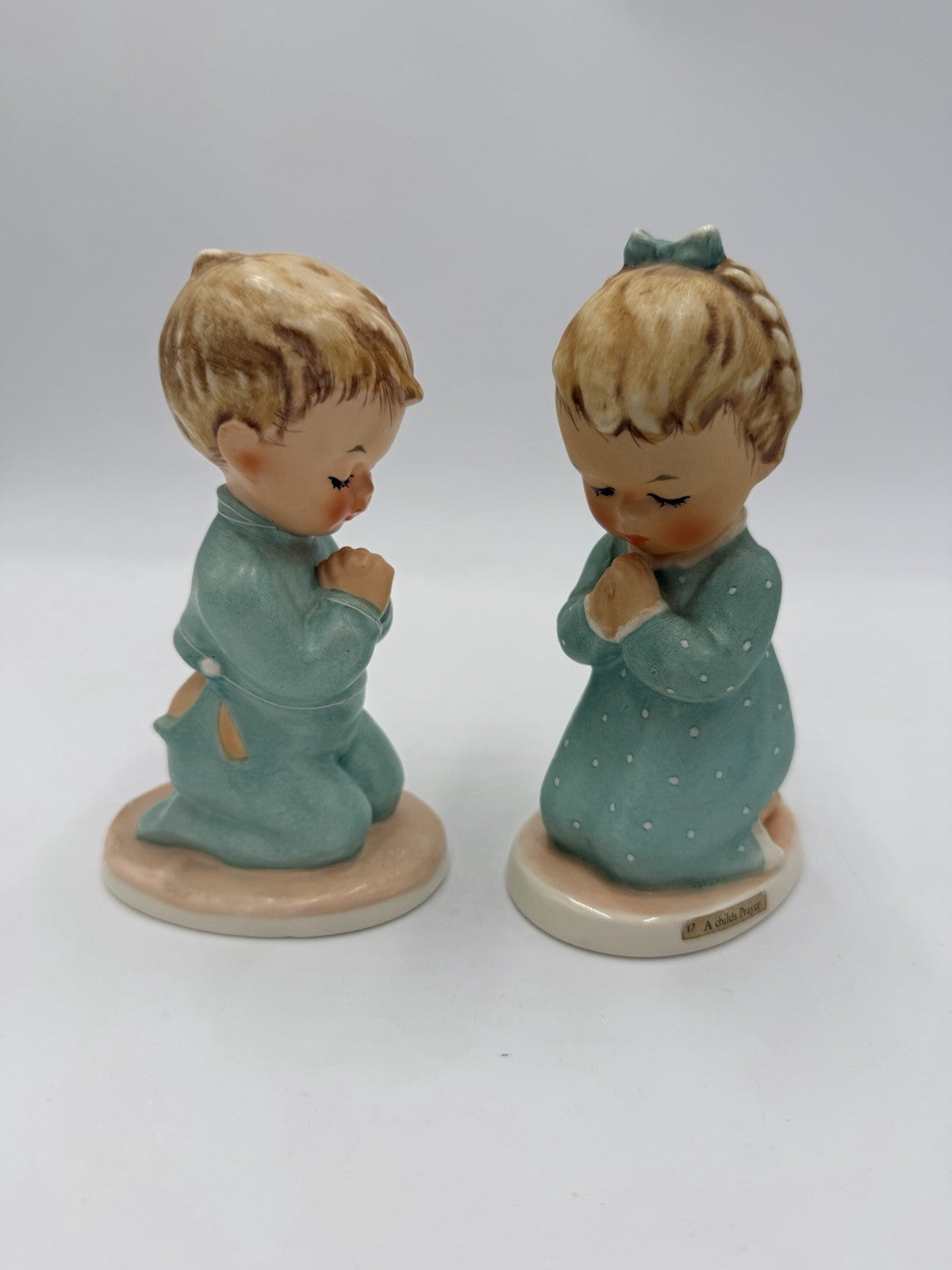 Goebel Hummel Germany Porcelain Praying Boy & Girl Figurine Set BYJ16&17 5.5”H