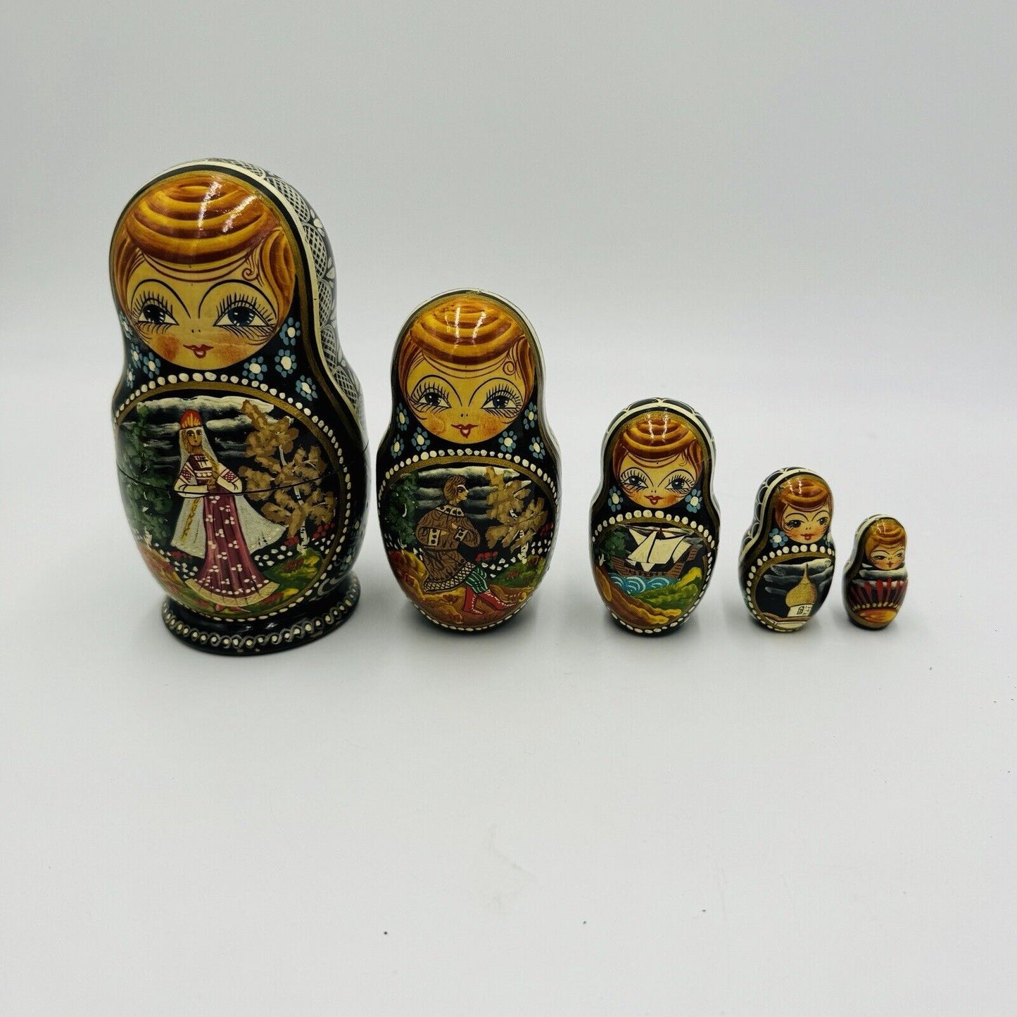 Matryoshka Nesting Doll Hand Painted  Wooden 5 Pieces Vintage