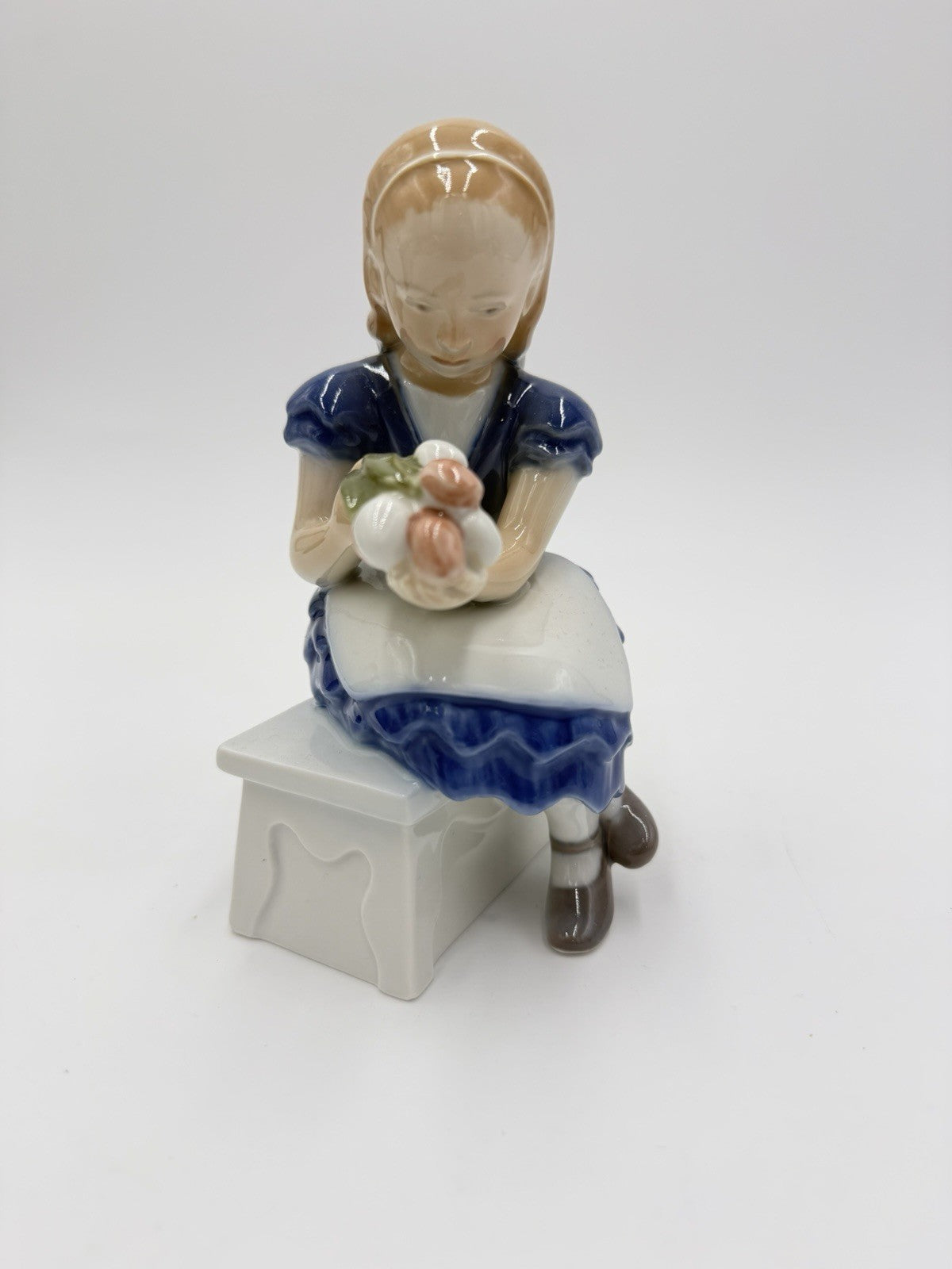 Bing &Grondahl Denmark Ida's Flowers Tulips Spring porcelain figurine # 2298
