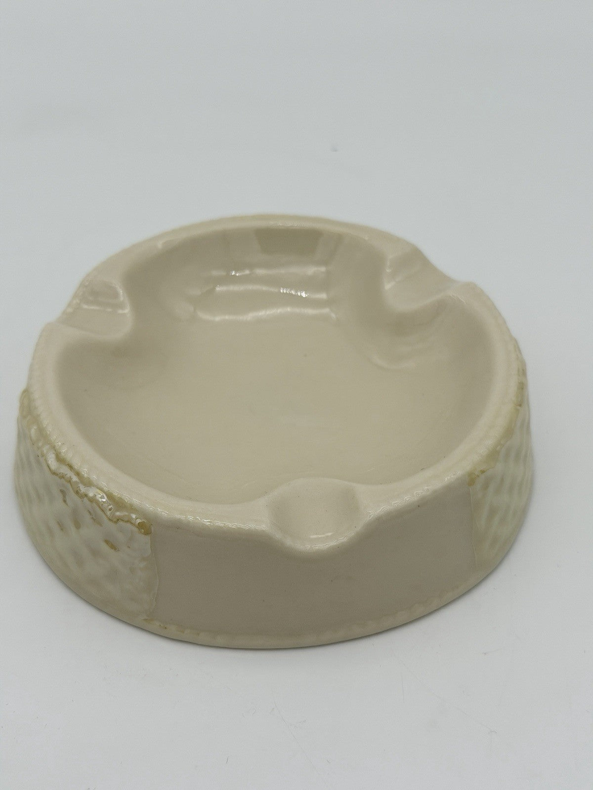Antique Belleek Ireland 4”Ashtray Basketweave 3rd Black trademark 1926 Porcelain